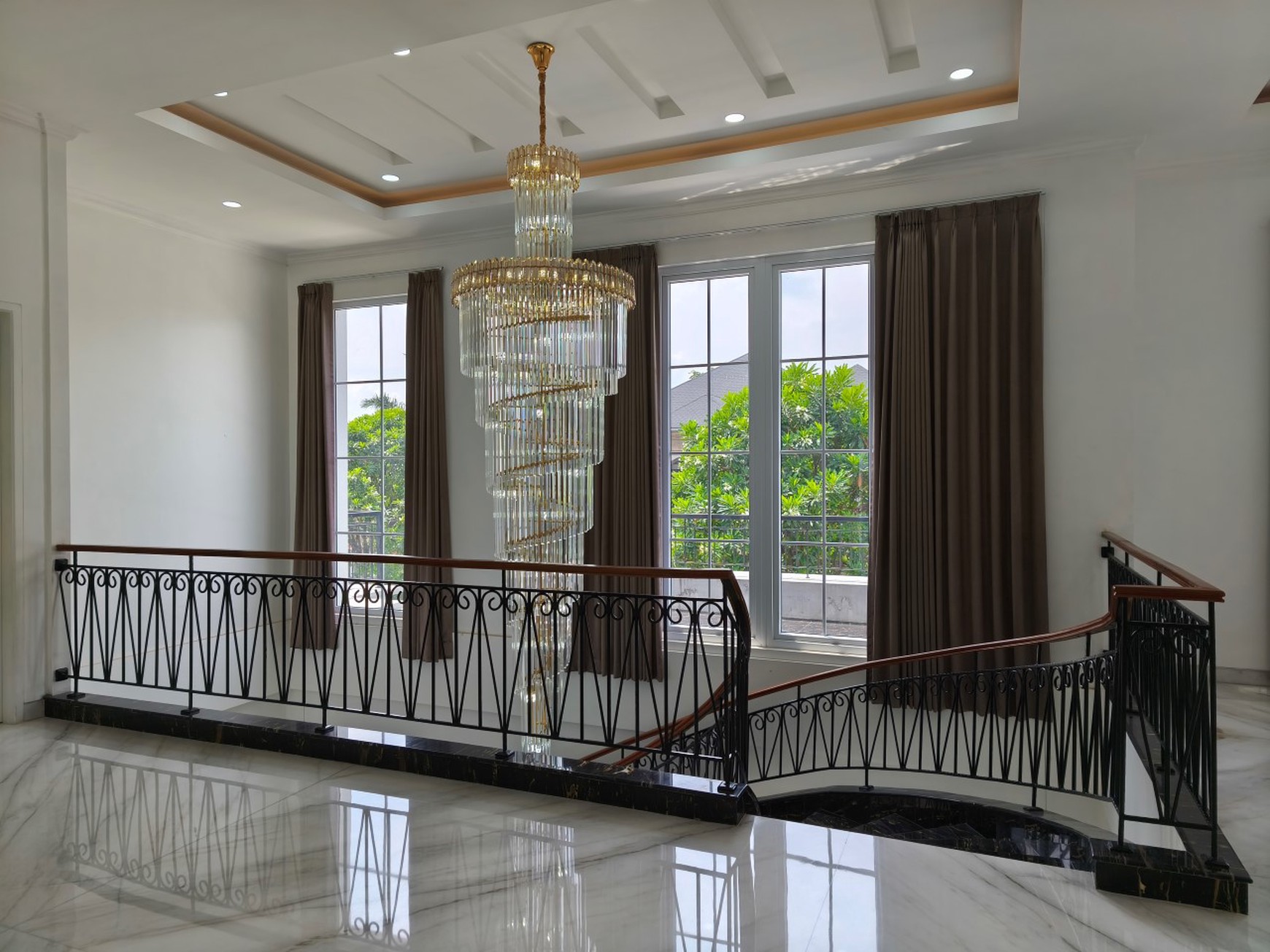 Rumah Hoek Golf Mediterania 2, Jl Priangan Golf, Sentul City