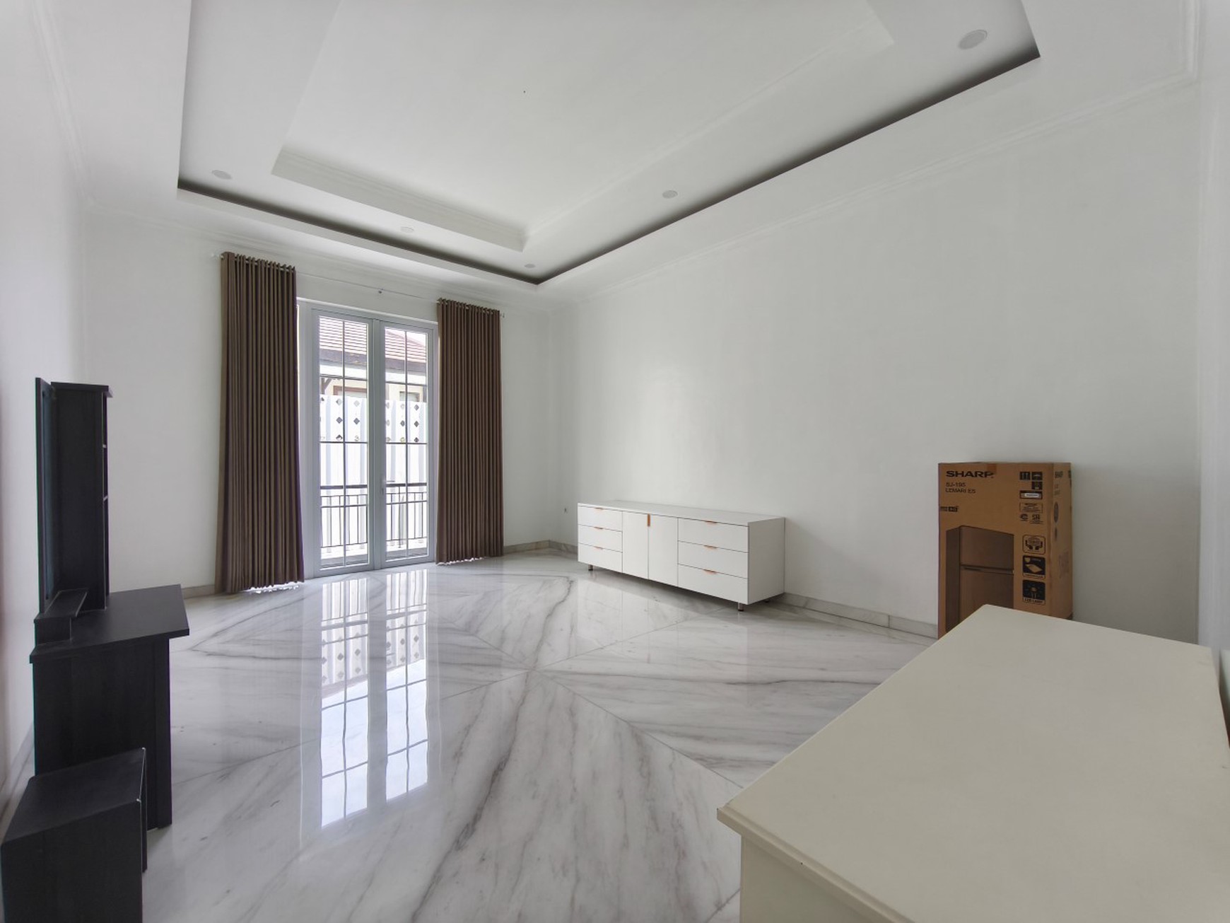 Rumah Hoek Golf Mediterania 2, Jl Priangan Golf, Sentul City