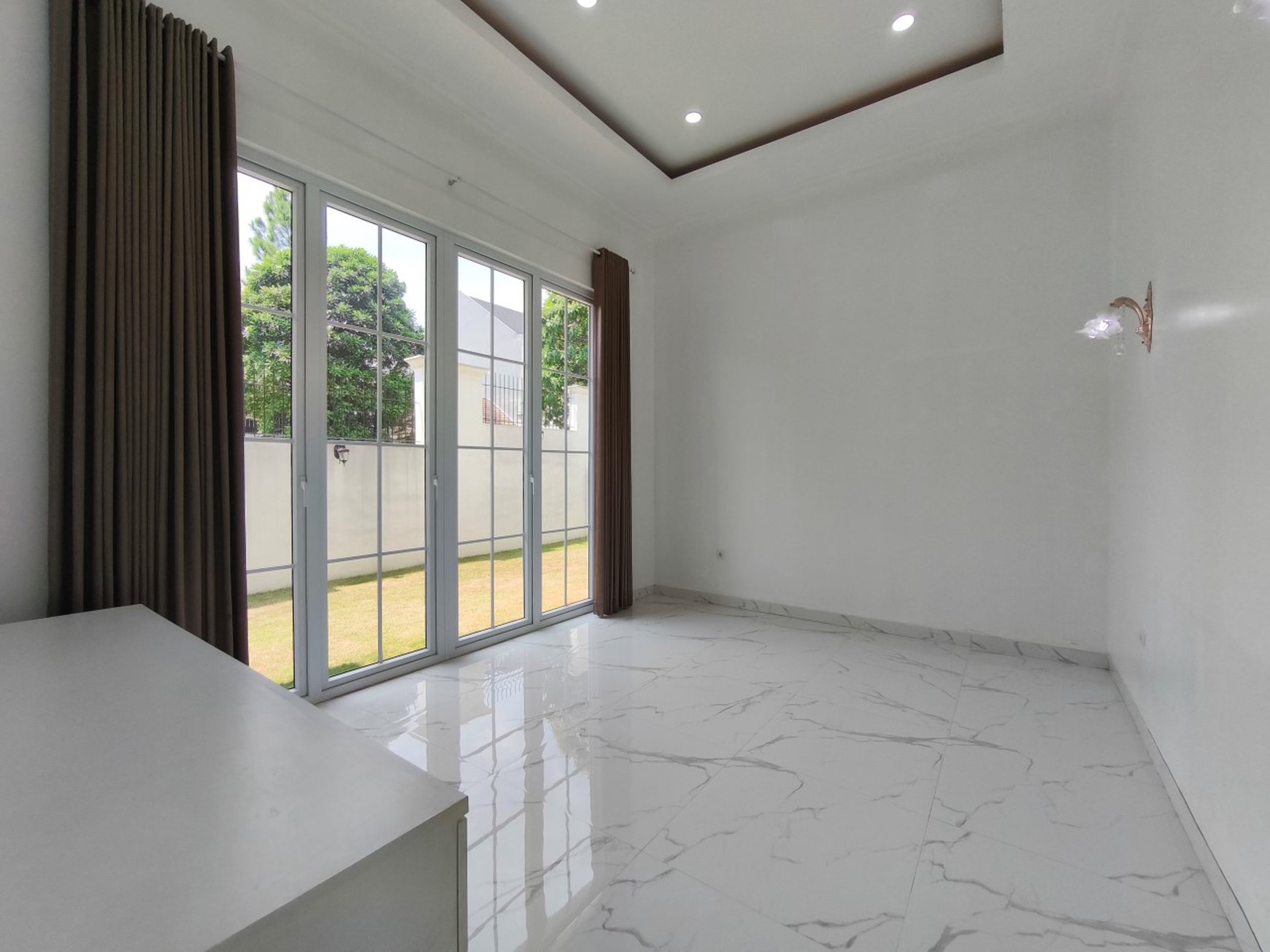 Rumah Hoek Golf Mediterania 2, Jl Priangan Golf, Sentul City