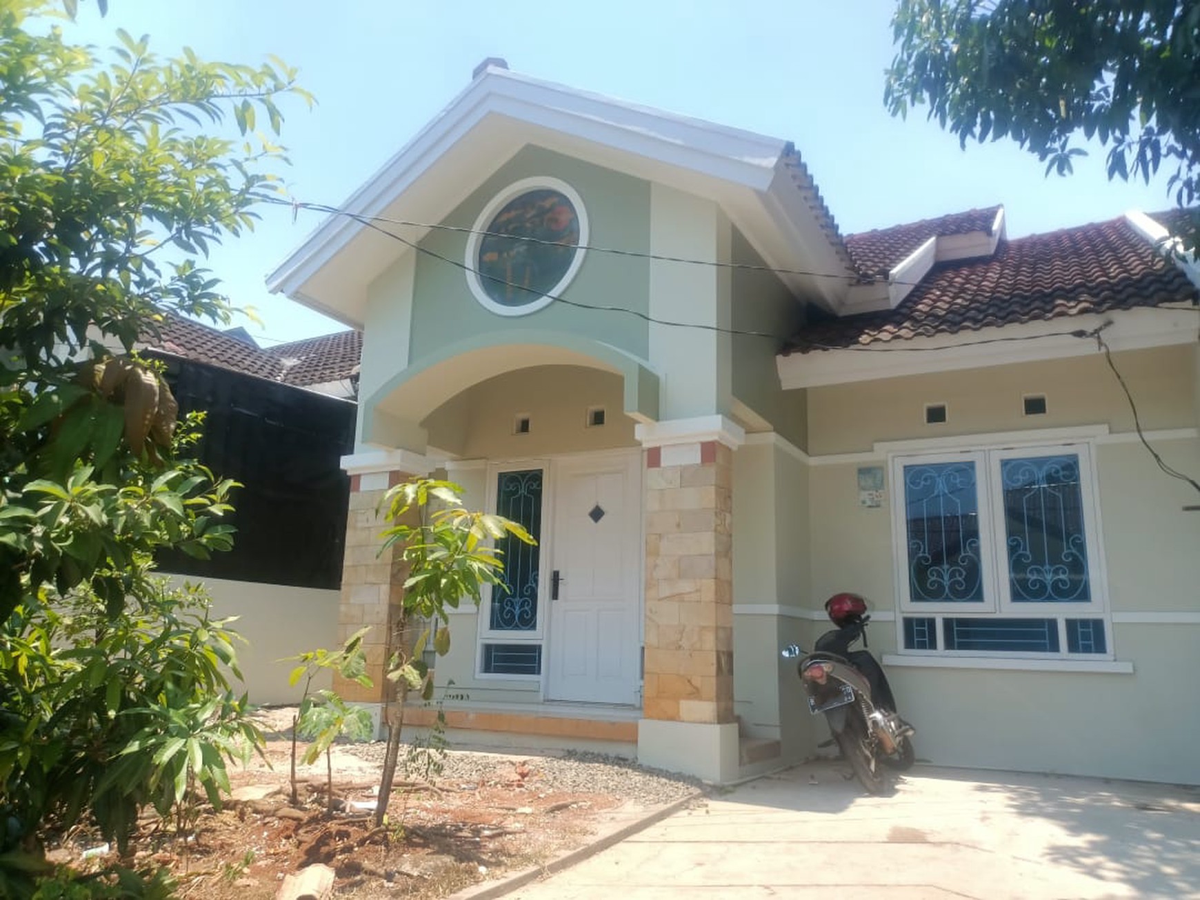 Rumah Siap Huni dengan Hunian Nyaman dan Asri di Serpong