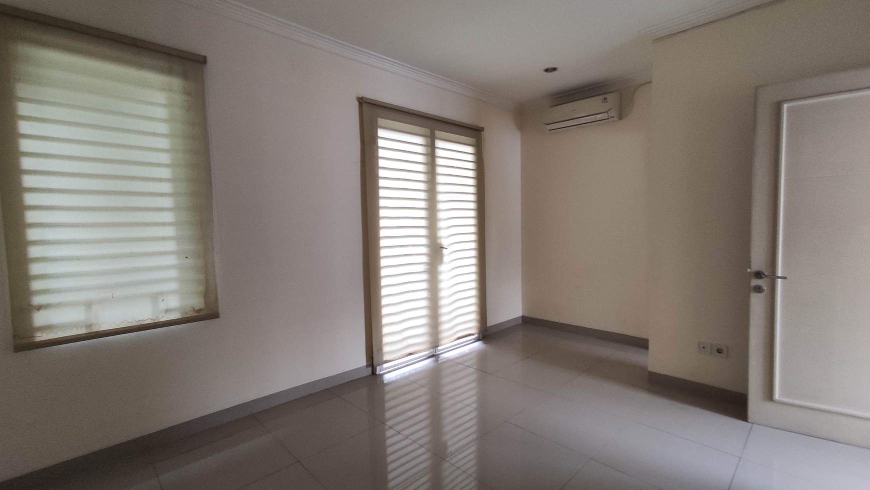 Rumah Siap Huni di Cluster Ambrosia Lippo Cikarang ! Design Elegan Dan Harga Kompetitif!