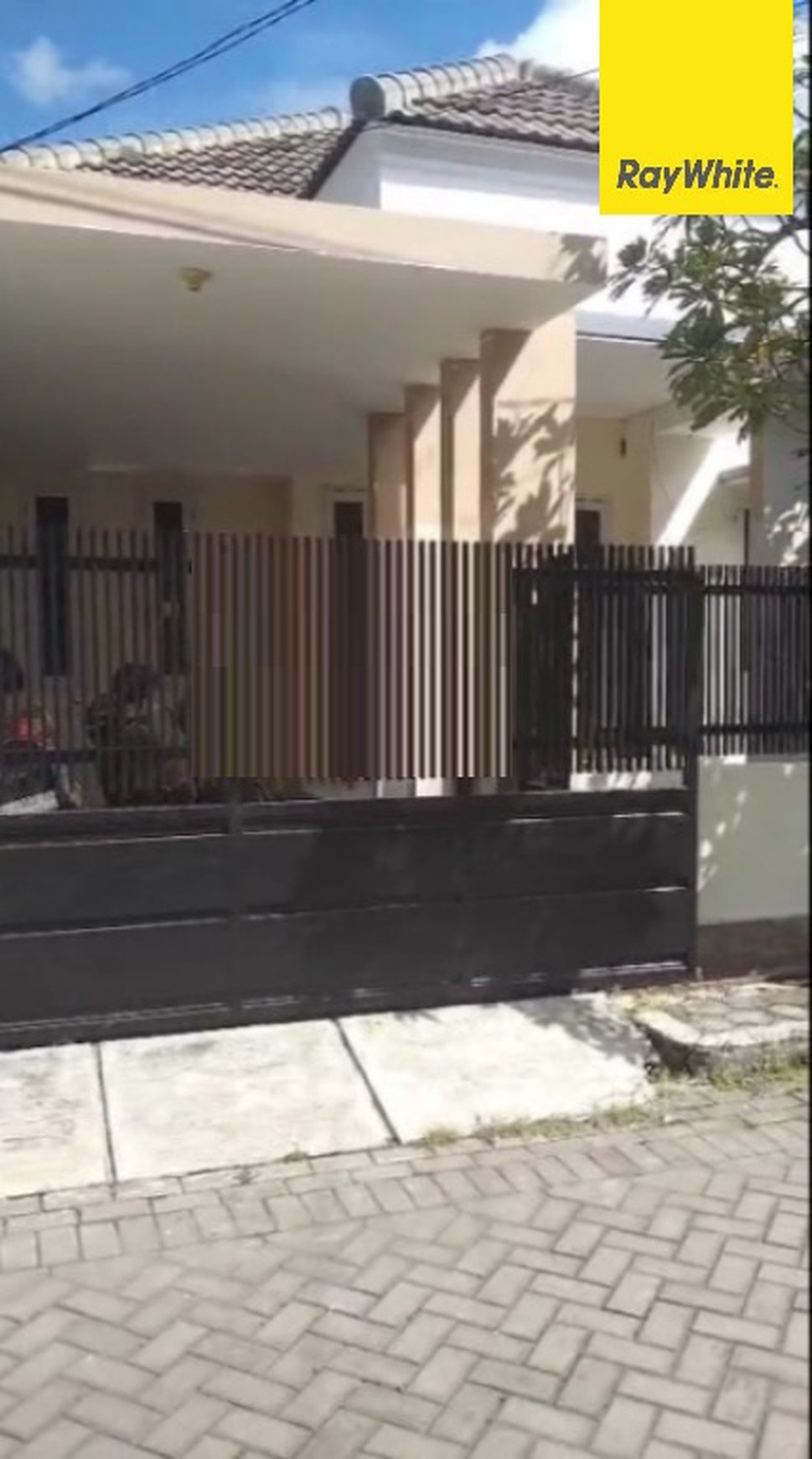 Dijual Rumah SHM di Klampis Semolo Timur Surabaya