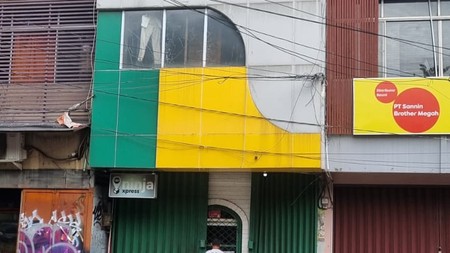 Ruko 2 Lantai Siap Pakai dan Lokasi Strategis Pinggir Jalan Raya @Jakarta Selatan