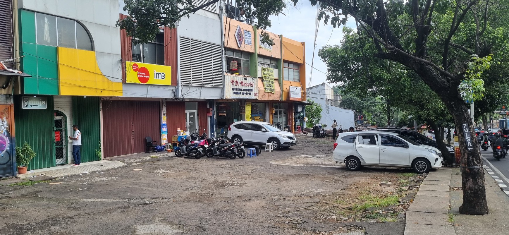 Ruko 2 Lantai Siap Pakai dan Lokasi Strategis Pinggir Jalan Raya @Jakarta Selatan
