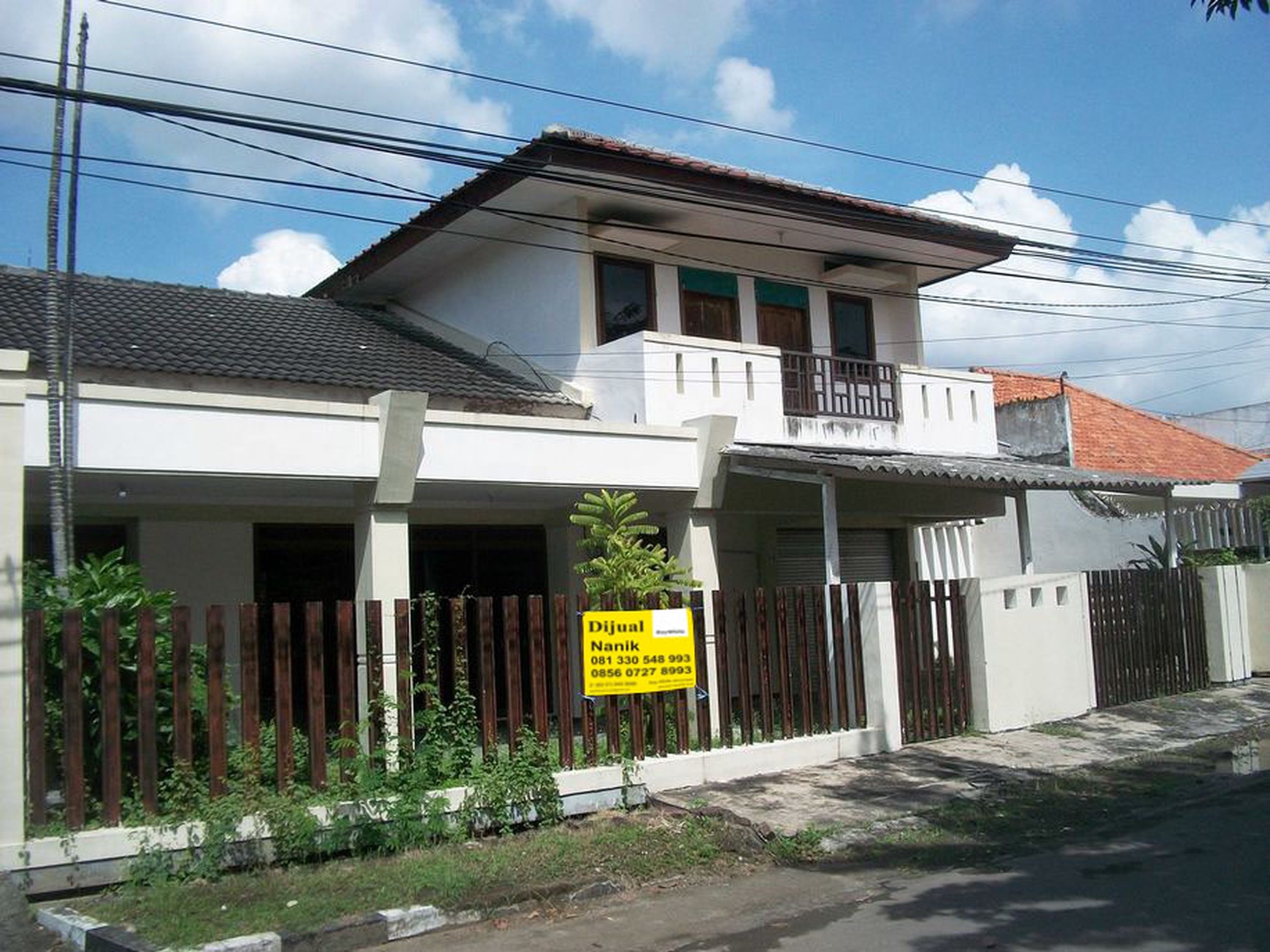 Rumah di Jemur Andayani, bisa untuk rumah tinggal/kantor, row jalan lebar