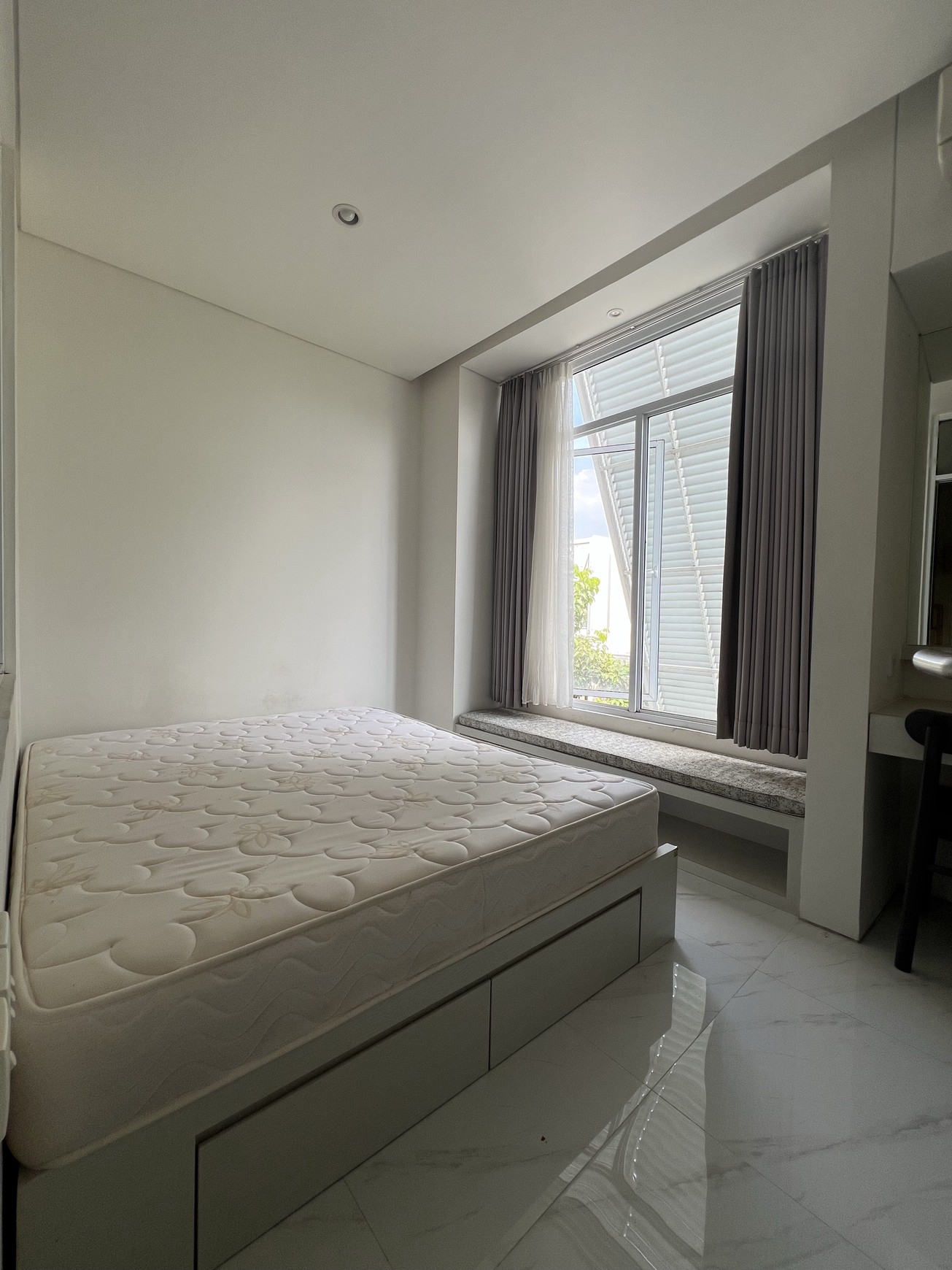 Rumah Cluster 2 Lantai Furnished Siap huni Lokasi BSD Baru, dekat Grand Lucky