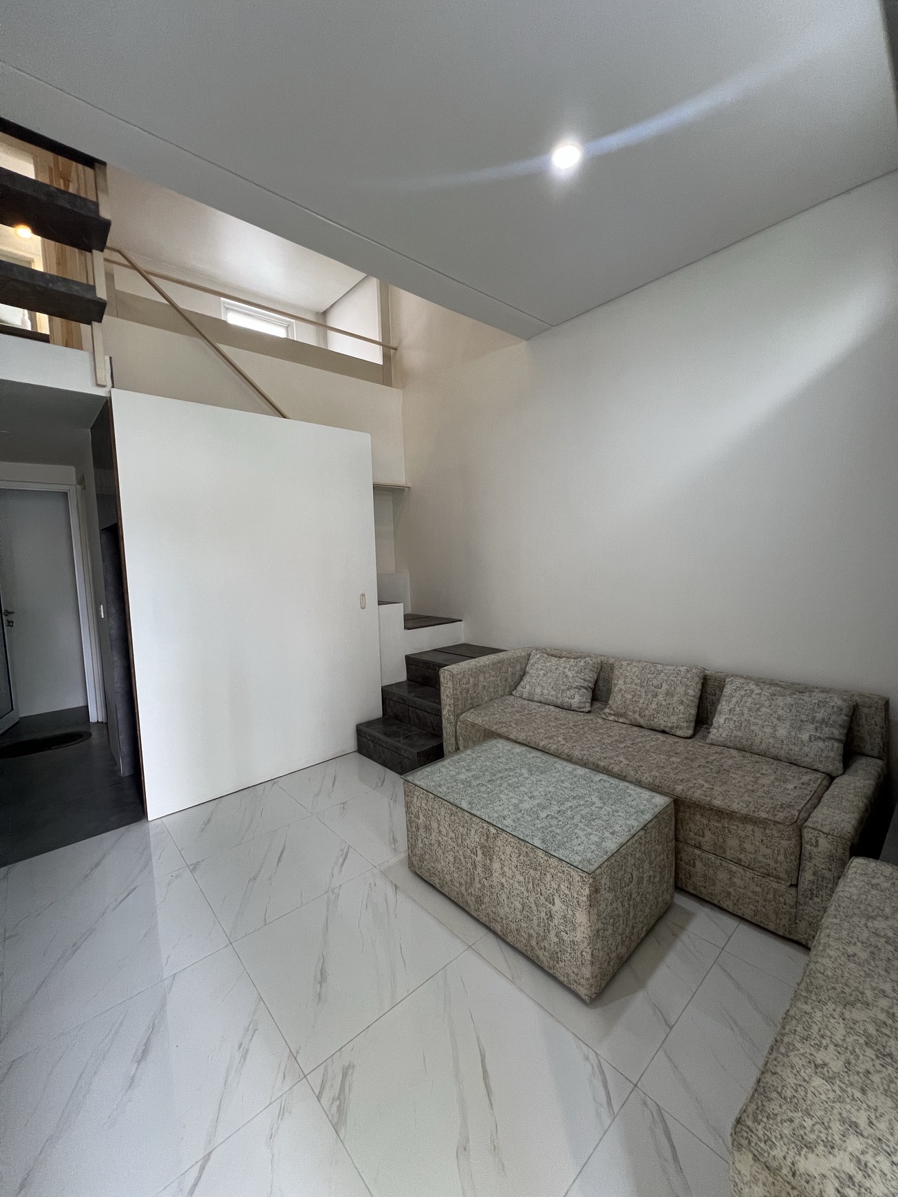 Rumah Cluster 2 Lantai Furnished Siap huni Lokasi BSD Baru, dekat Grand Lucky