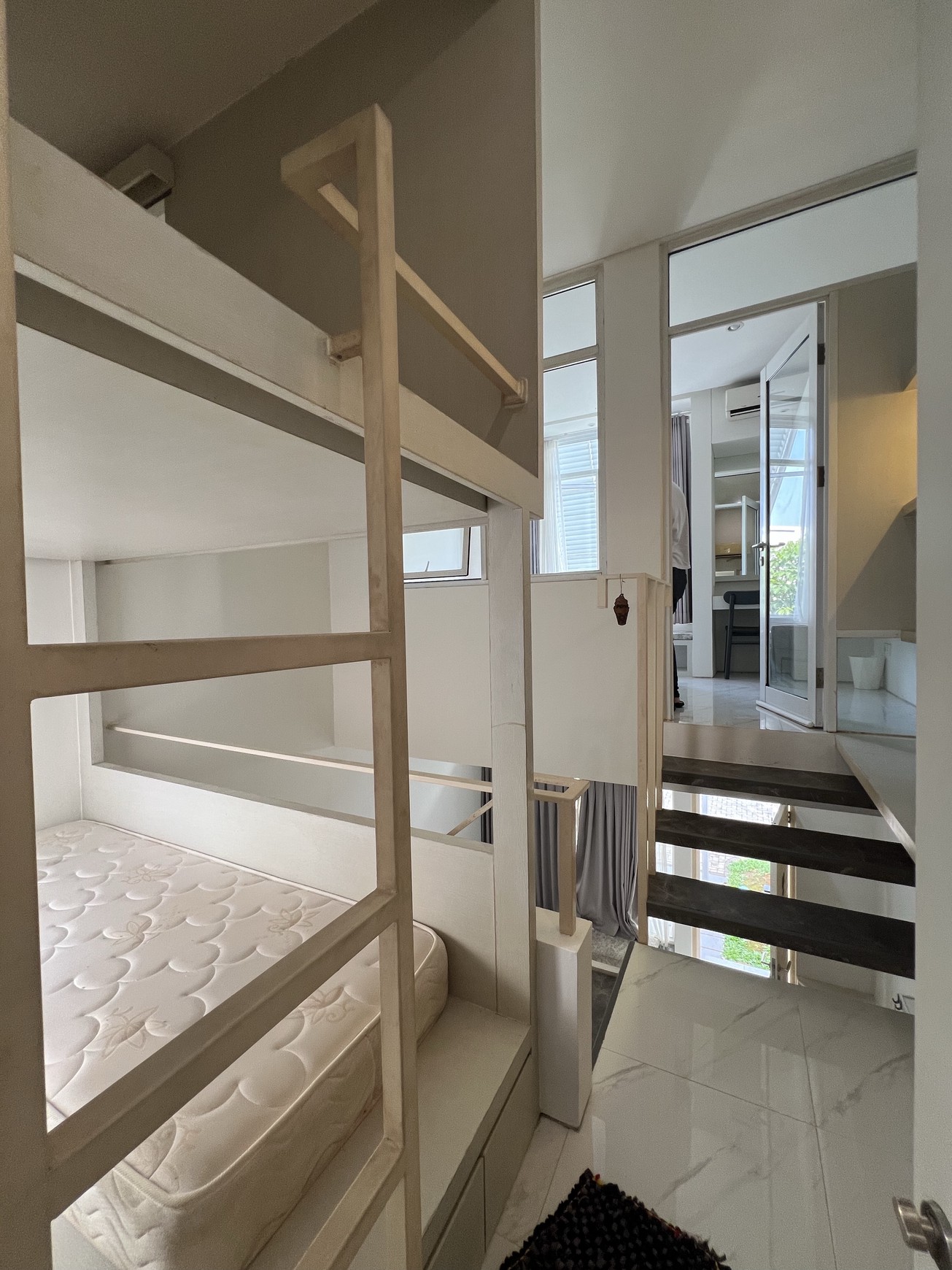 Rumah Cluster 2 Lantai Furnished Siap huni Lokasi BSD Baru, dekat Grand Lucky