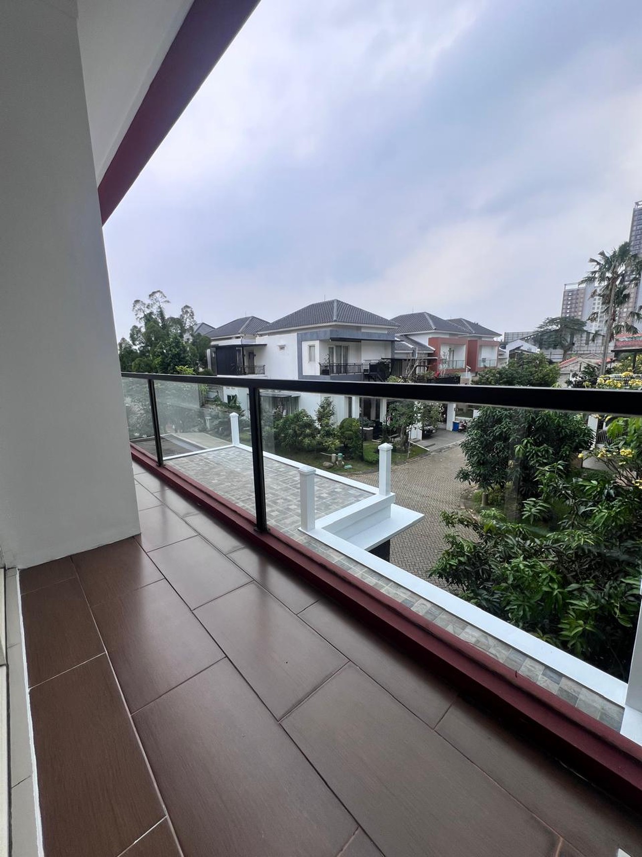 Rumah di Bintaro Sektor 7 Siap Huni KT 4+1 KM 3+1 dengan Hunian Nyaman dan Asri