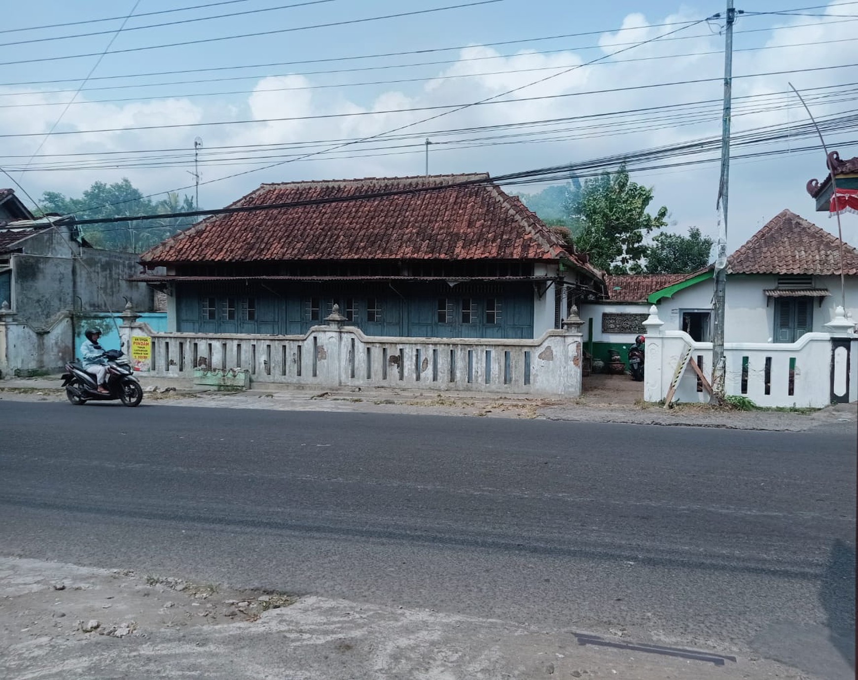 DISEWAKAN Rumah Usaha pinggir Jl. Godean, Sleman