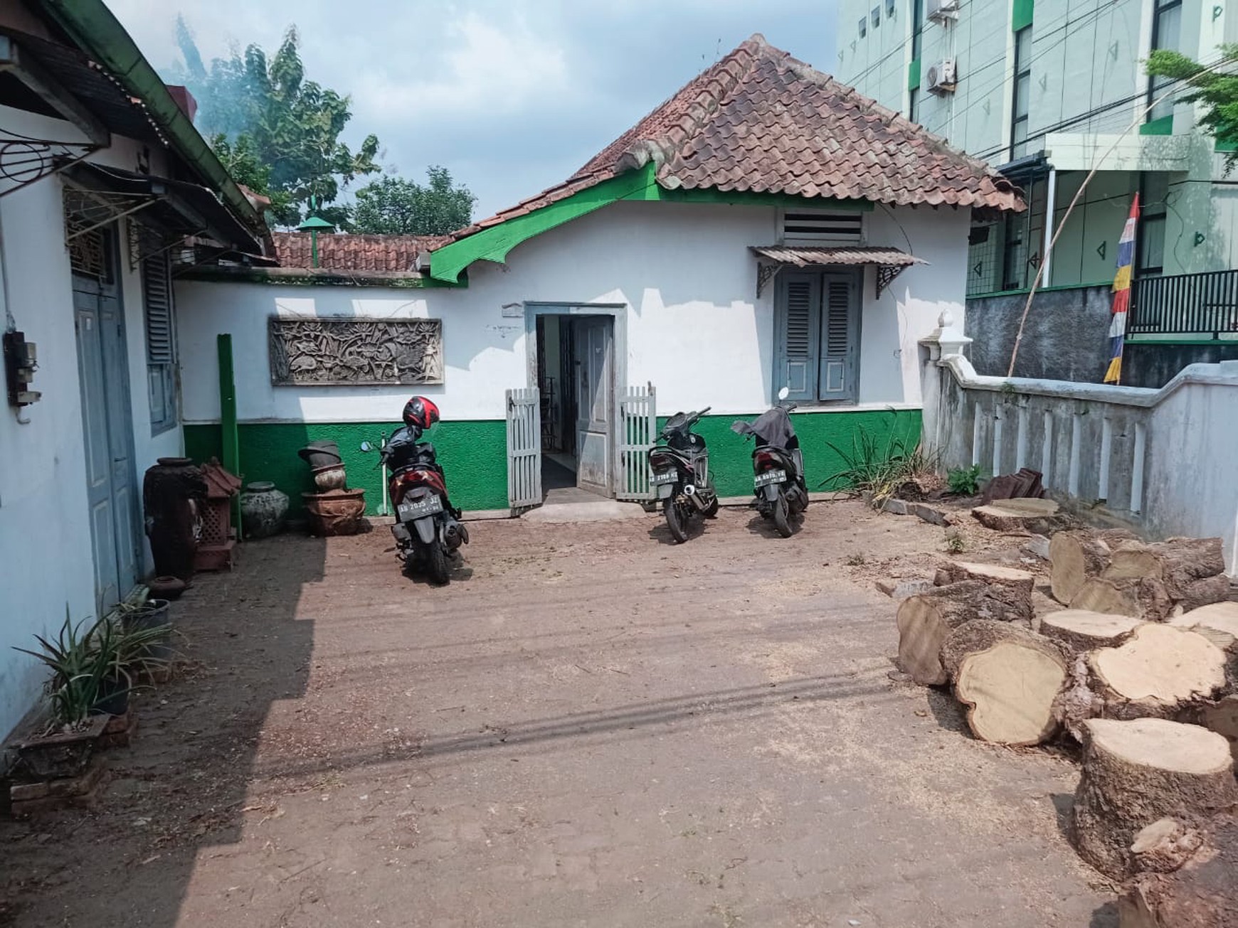 DISEWAKAN Rumah Usaha pinggir Jl. Godean, Sleman