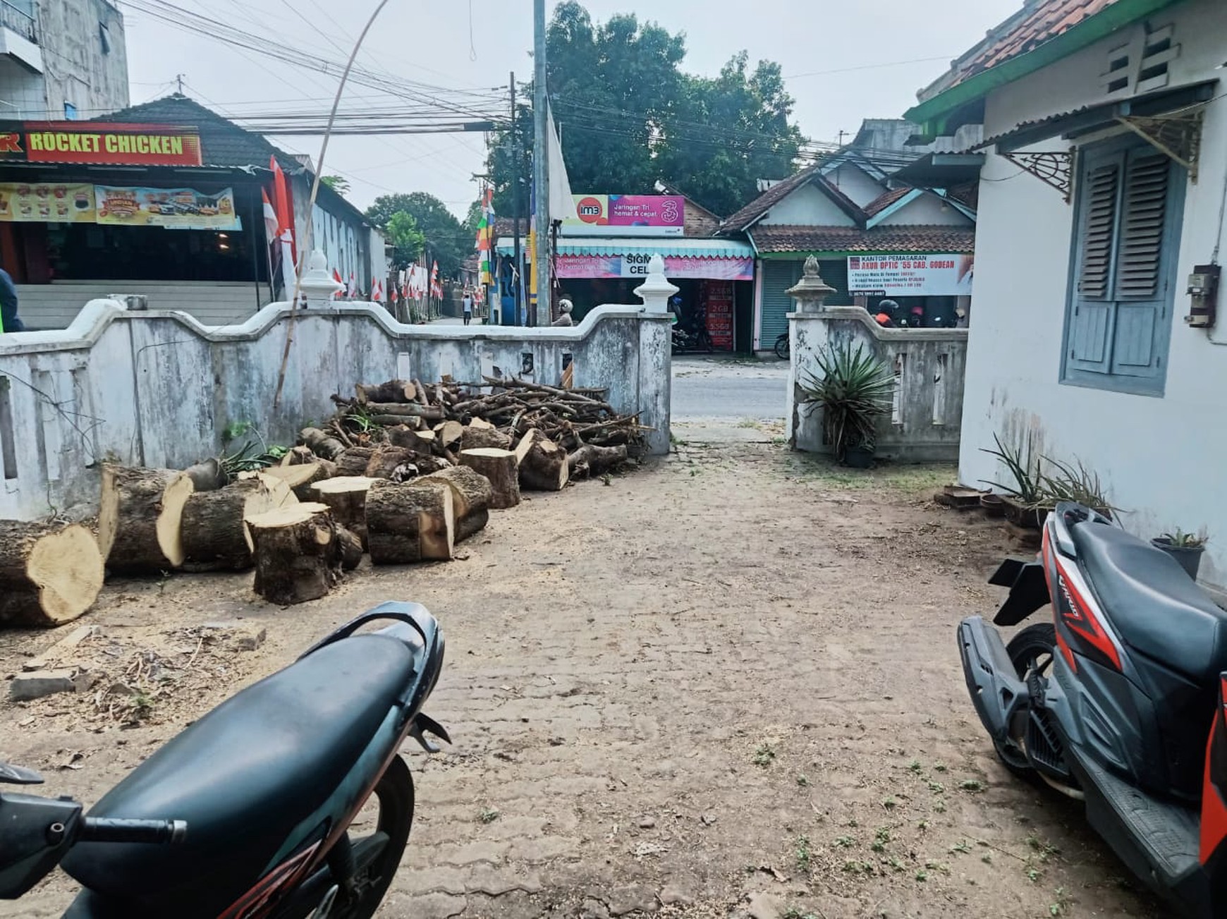 DISEWAKAN Rumah Usaha pinggir Jl. Godean, Sleman