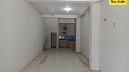 Disewakan Ruko 3 lantai di Jl Gayungsari Barat Surabaya