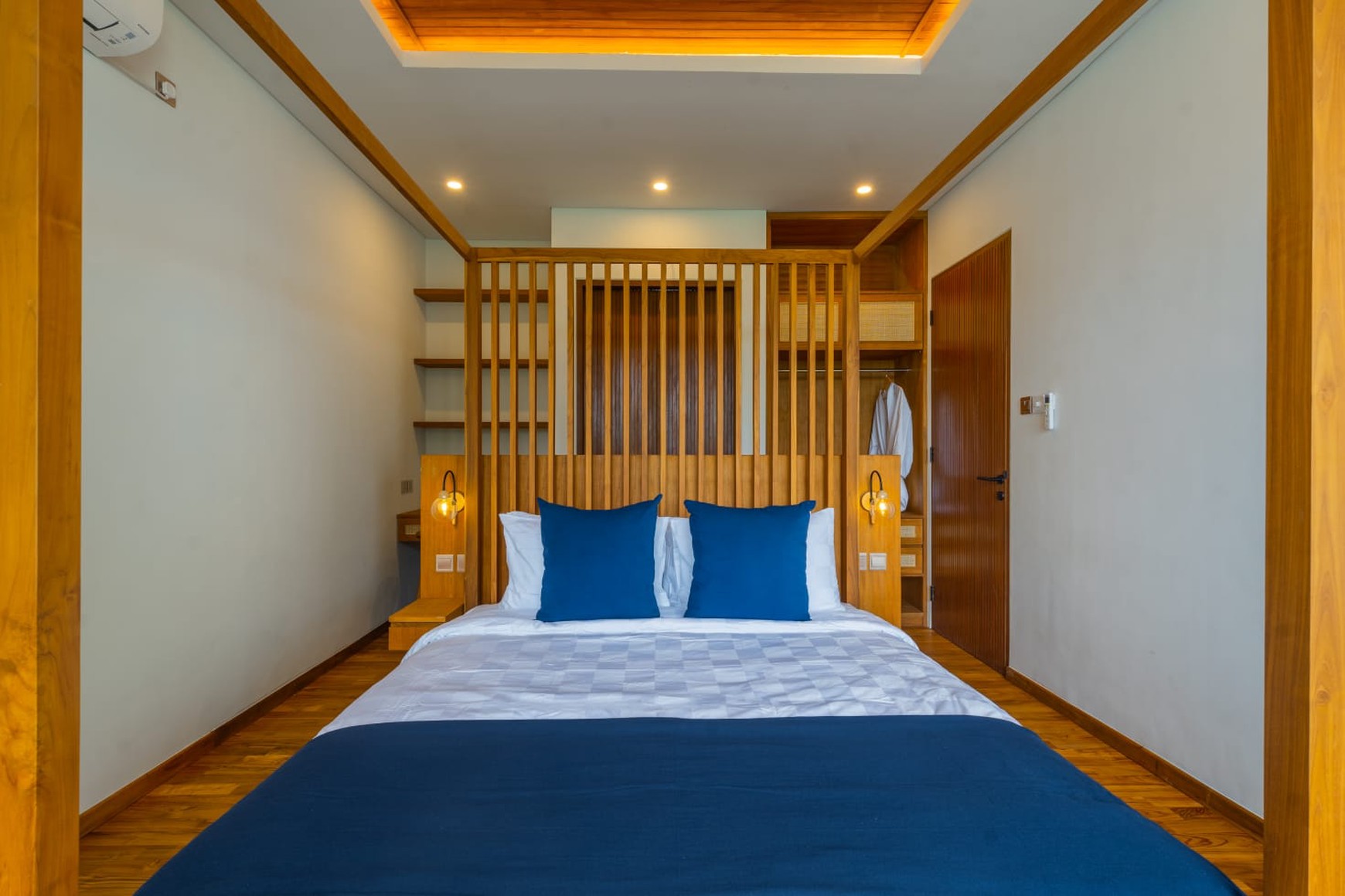 DIJUAL Villa Mewah dengan View Sawah & Sungai di Pererenan, Bali