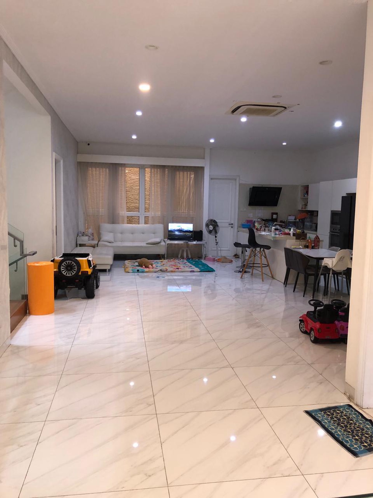 Dijual cepat rumah 3 lantai di Danau Agung Sunter Jakarta Utara