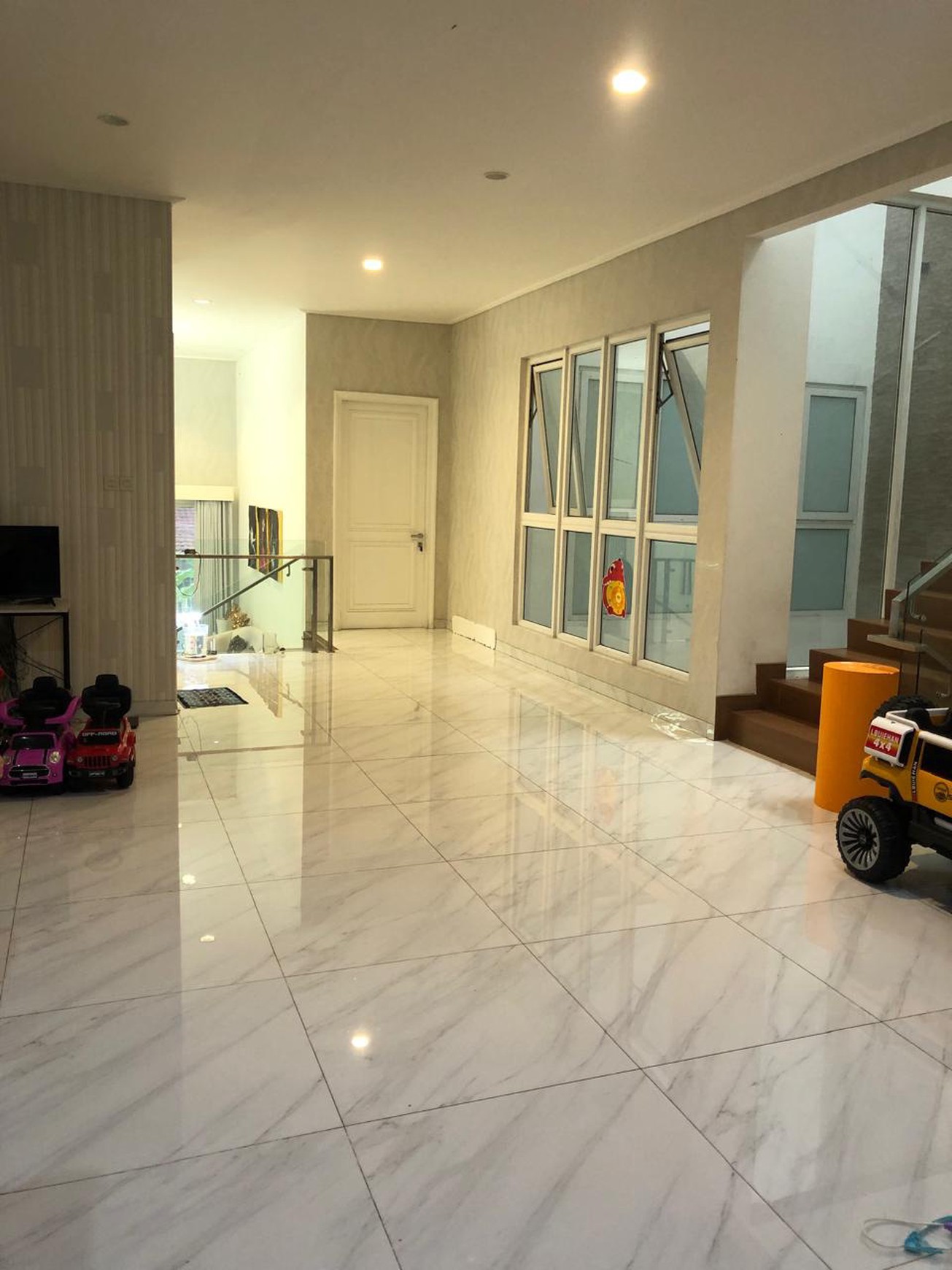 Dijual cepat rumah 3 lantai di Danau Agung Sunter Jakarta Utara