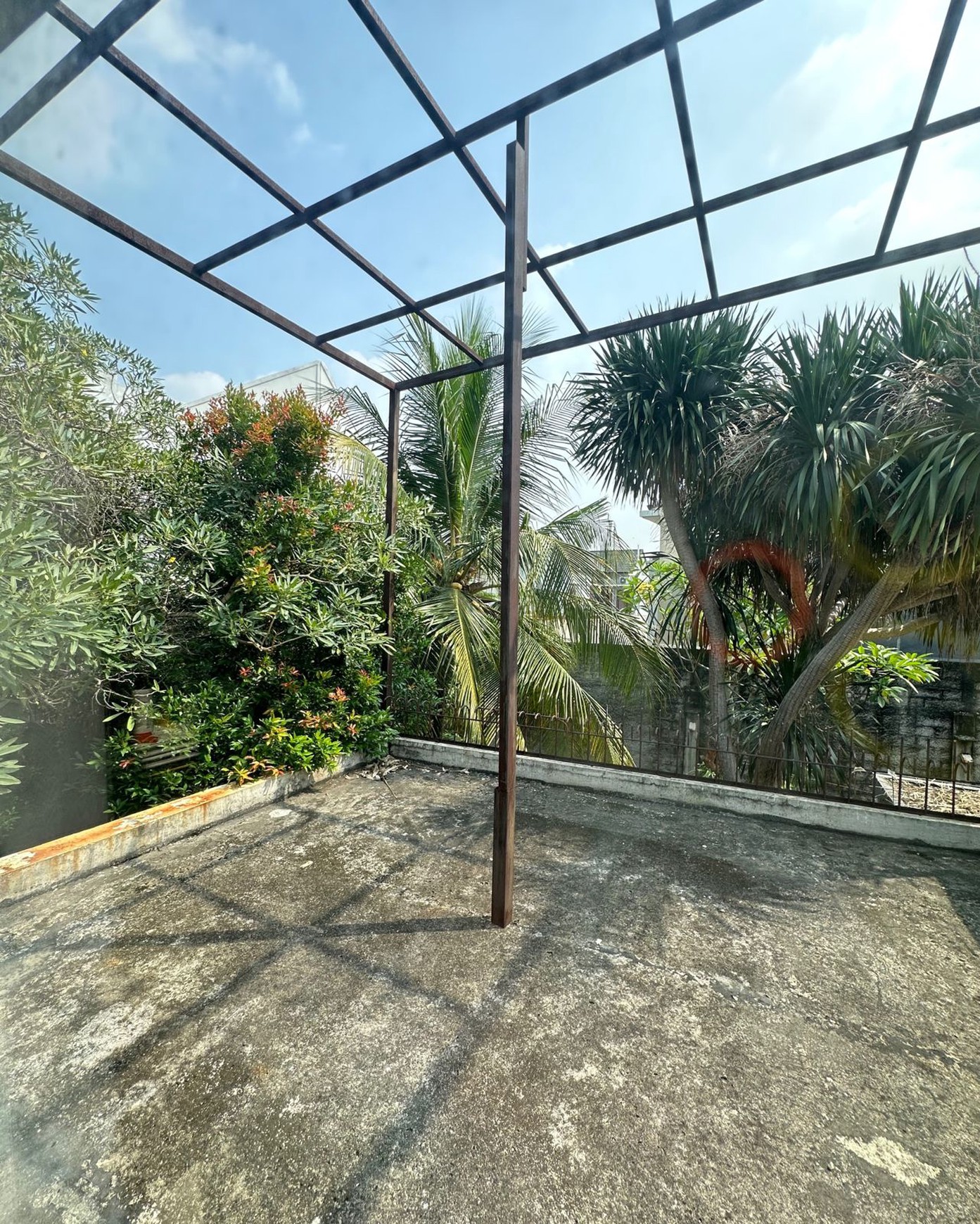  Rumah Modern Minimalis  dalam Cluster di Bintaro Jaya Sektor 9