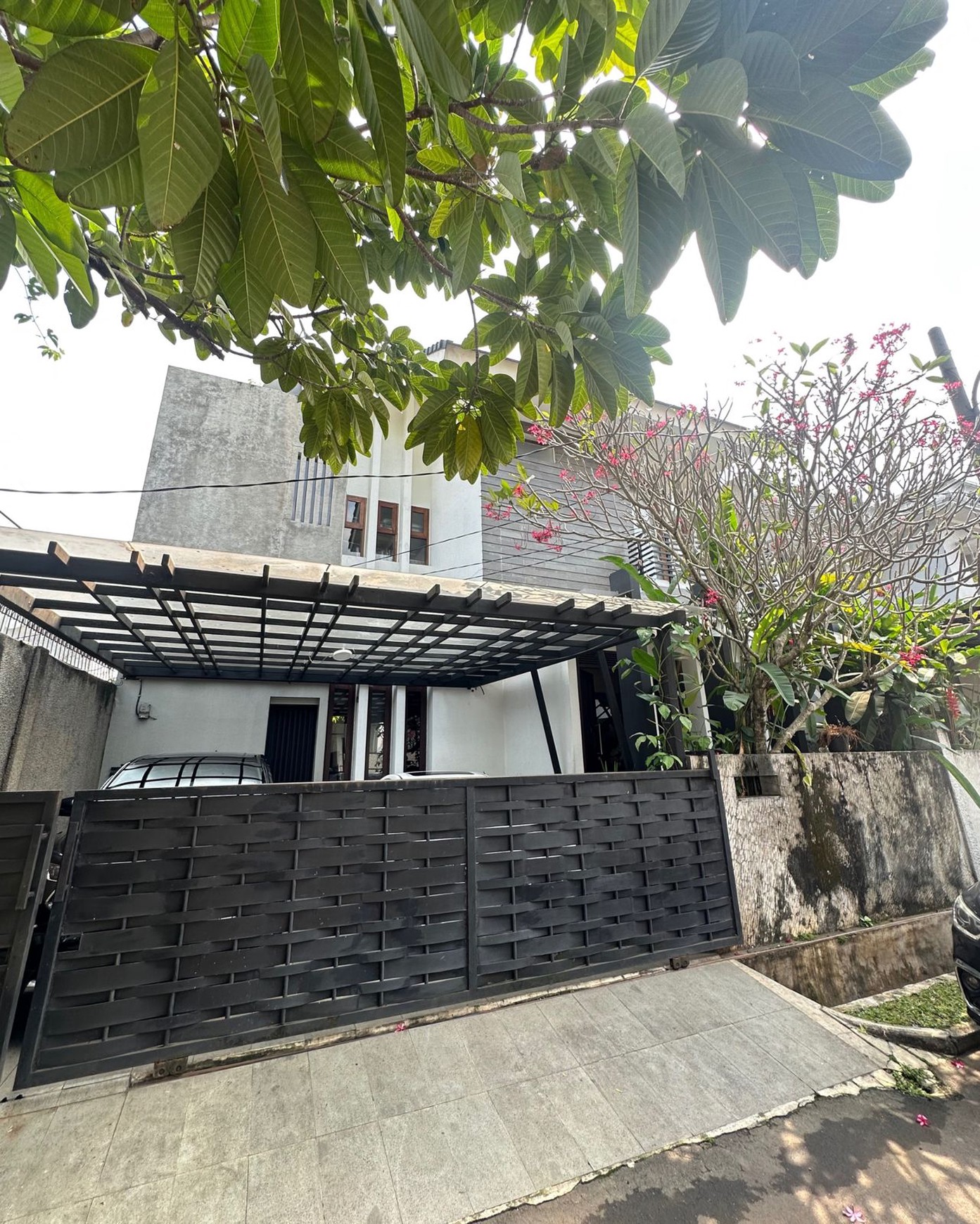  Rumah Modern Minimalis  dalam Cluster di Bintaro Jaya Sektor 9