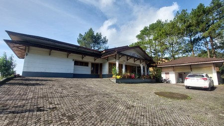 Villa Cantik di Jalan Raya Cipanas - Puncak