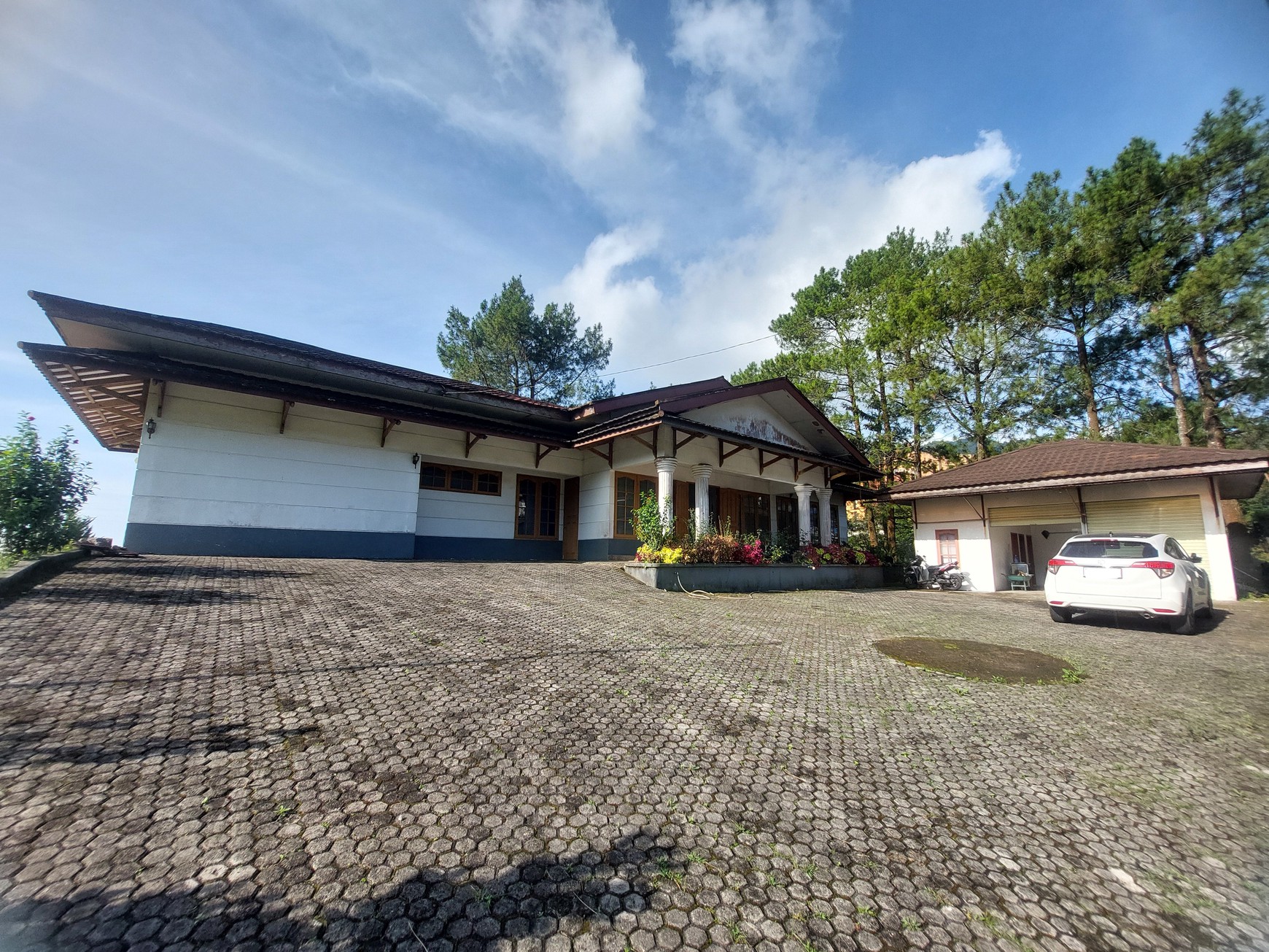 Villa Cantik di Jalan Raya Cipanas - Puncak