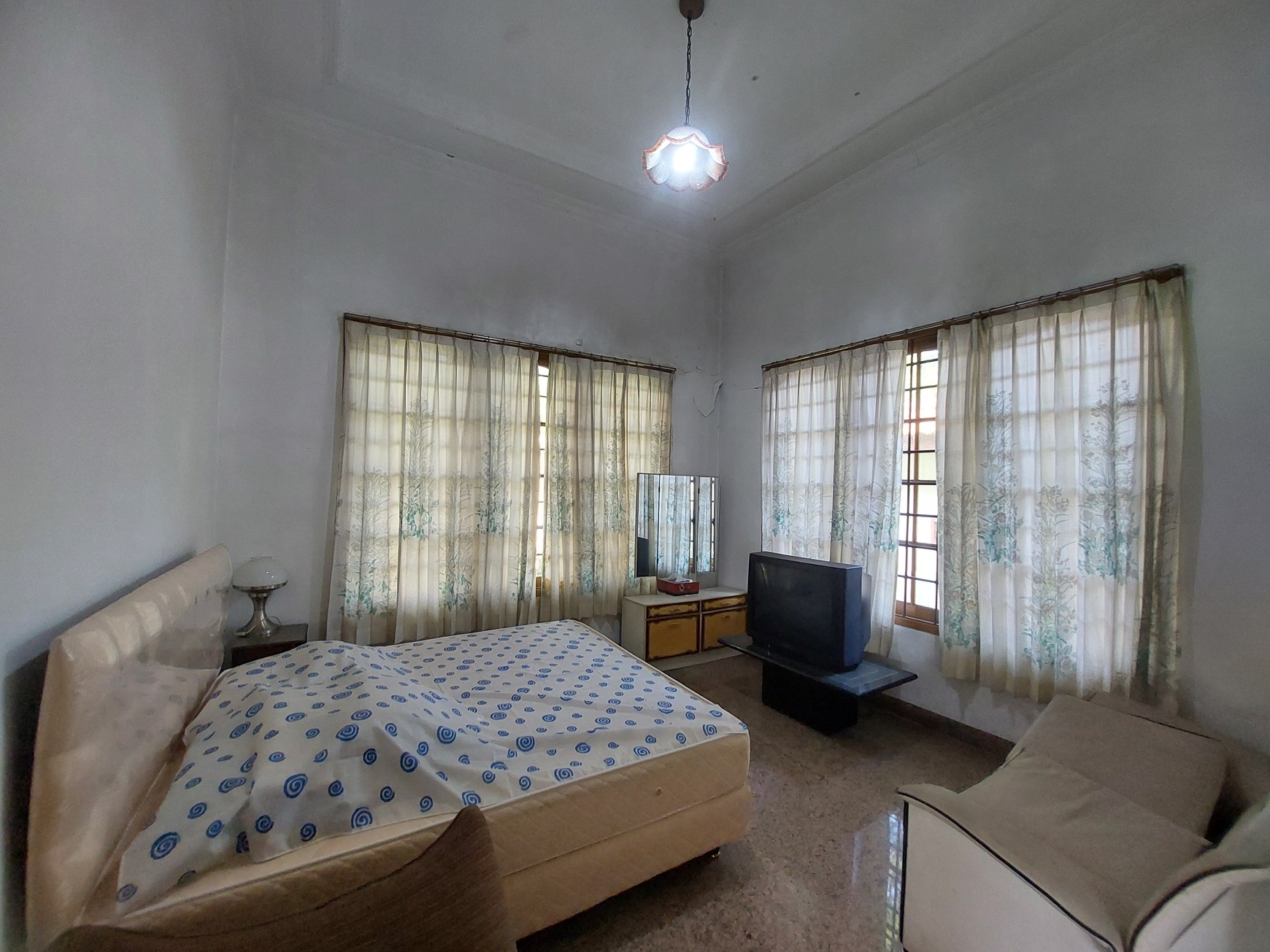 Villa Cantik di Jalan Raya Cipanas - Puncak