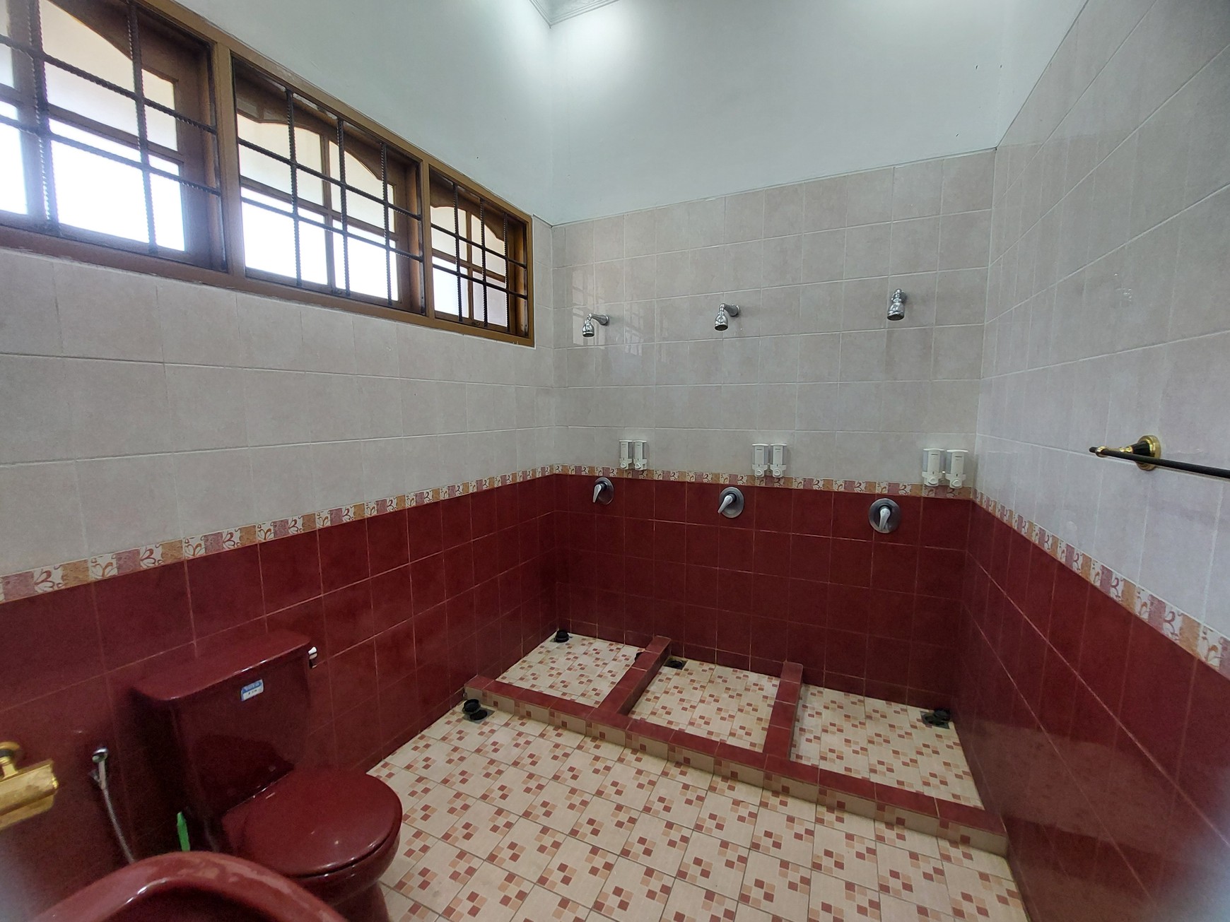 Villa Cantik di Jalan Raya Cipanas - Puncak