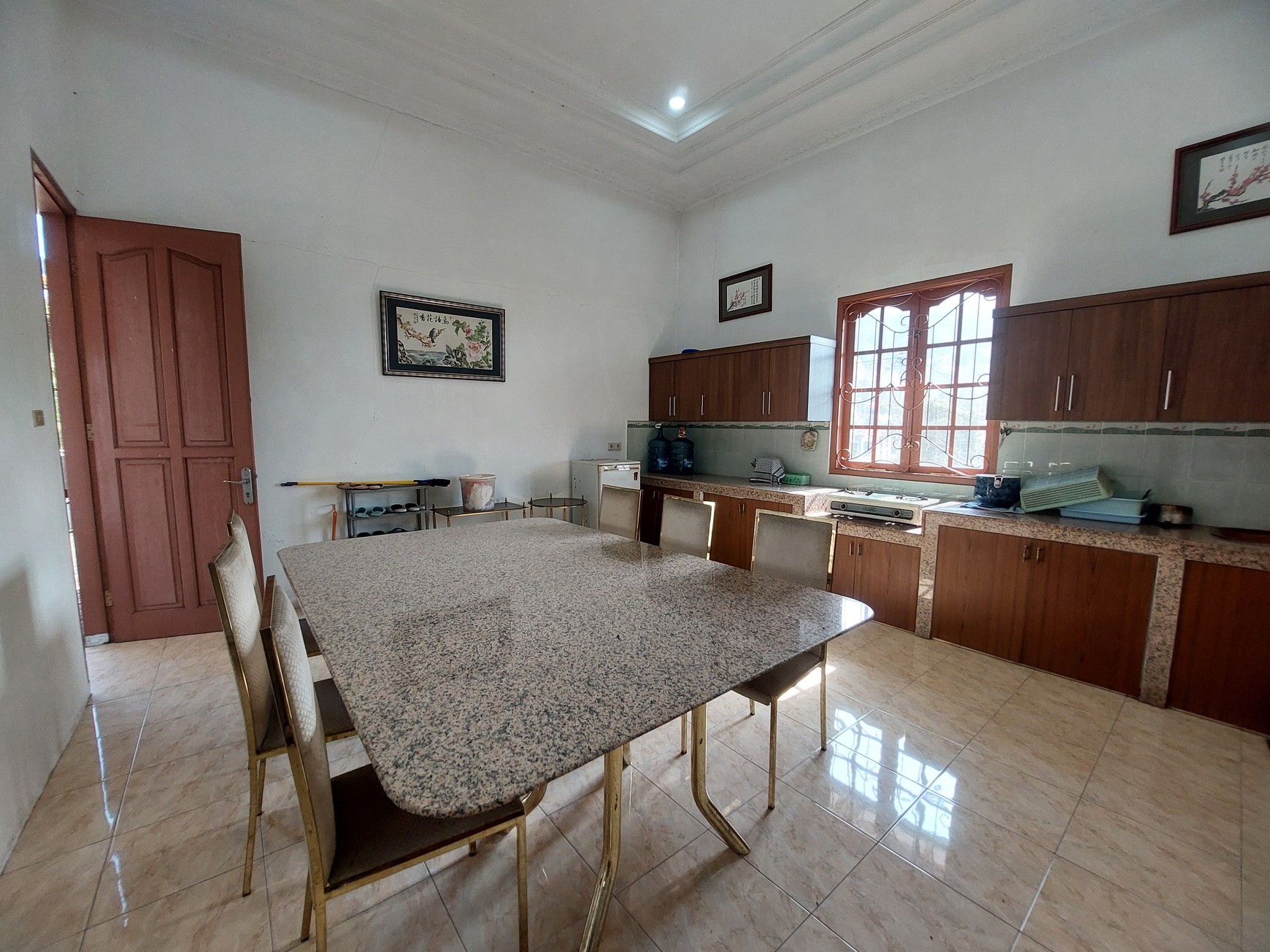 Villa Cantik di Jalan Raya Cipanas - Puncak