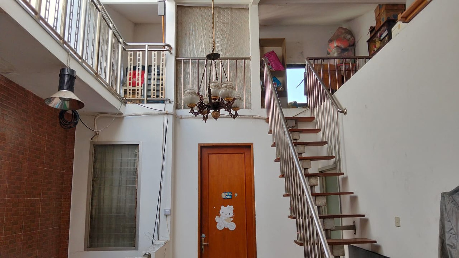 Di jual cepat rumah 3 lt + rooftop posisi strategis di Rawamangun Jakarta Timur