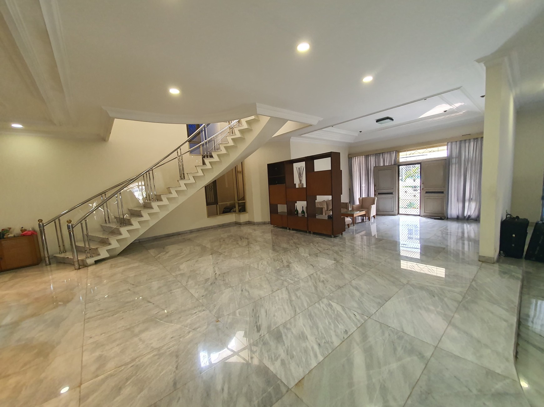 Di jual cepat rumah di Pluit Putri lokasi bagus di Jakarta Utara