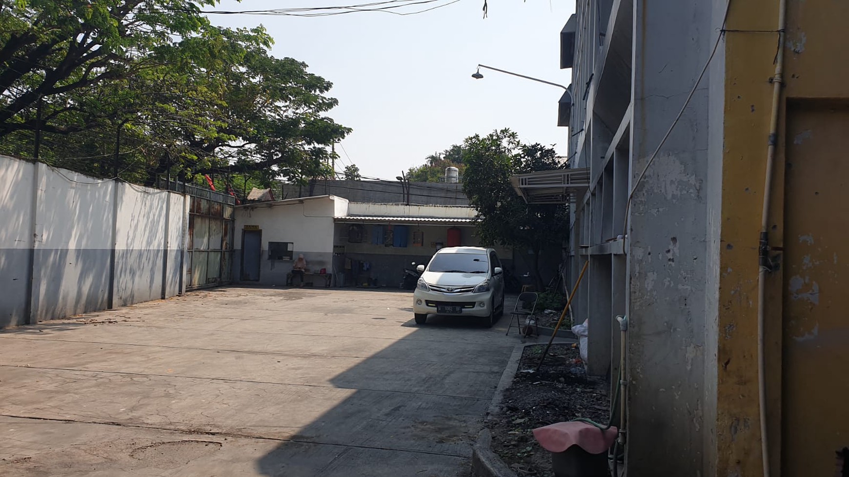 DIJUAL GUDANG LOKASI STRATEGIS JALAN RAYA KEDUNG COWEK