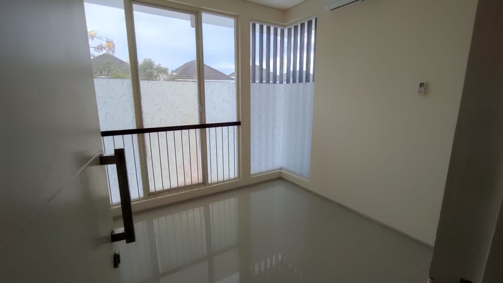 Rumah Disewa Citraland Surabaya - 4KT, 2KM, Harga Terjangkau