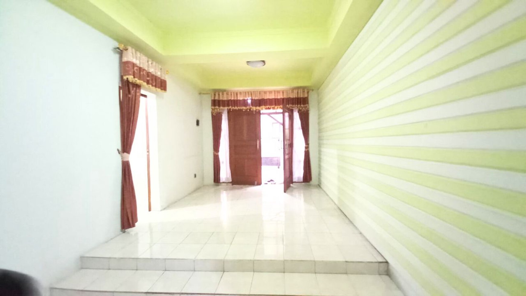 Rumah disewakan Jalan 1 Mobil agak lebar di Tebet Jaksel