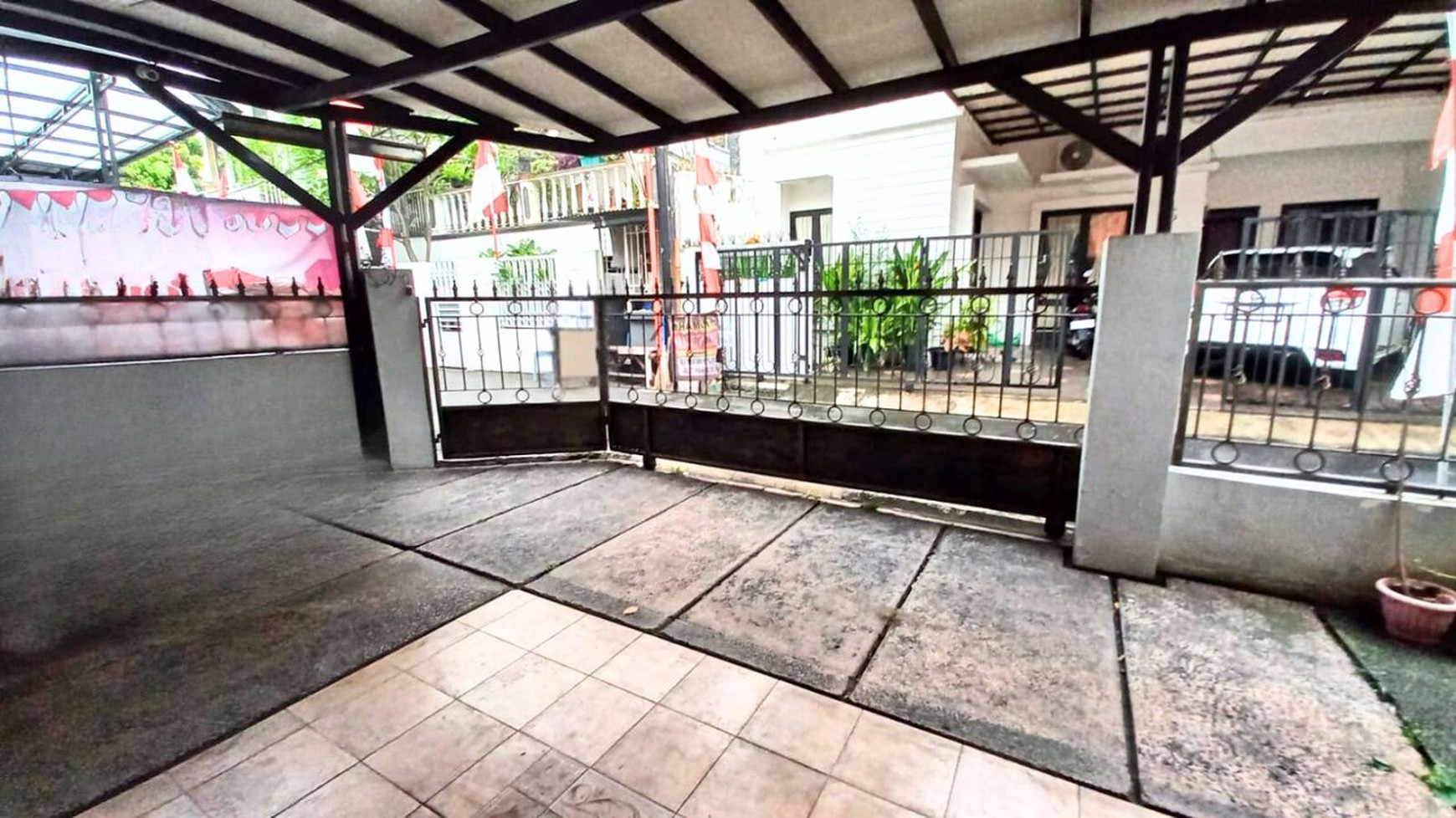Rumah disewakan Jalan 1 Mobil agak lebar di Tebet Jaksel