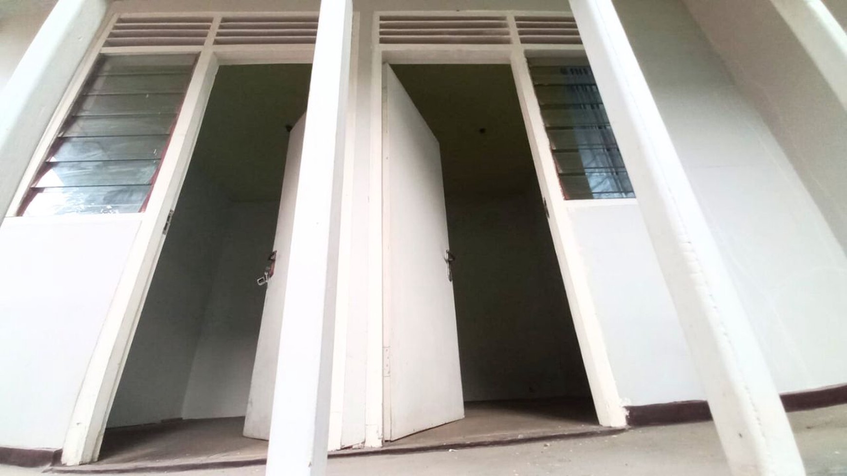 Rumah disewakan Jalan 1 Mobil agak lebar di Tebet Jaksel