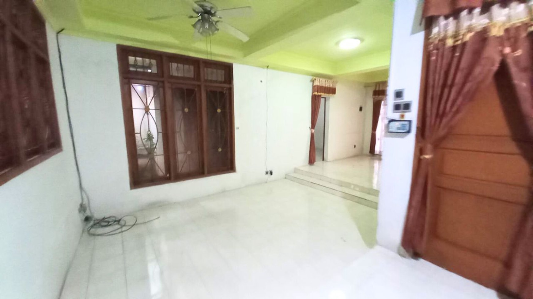 Rumah disewakan Jalan 1 Mobil agak lebar di Tebet Jaksel