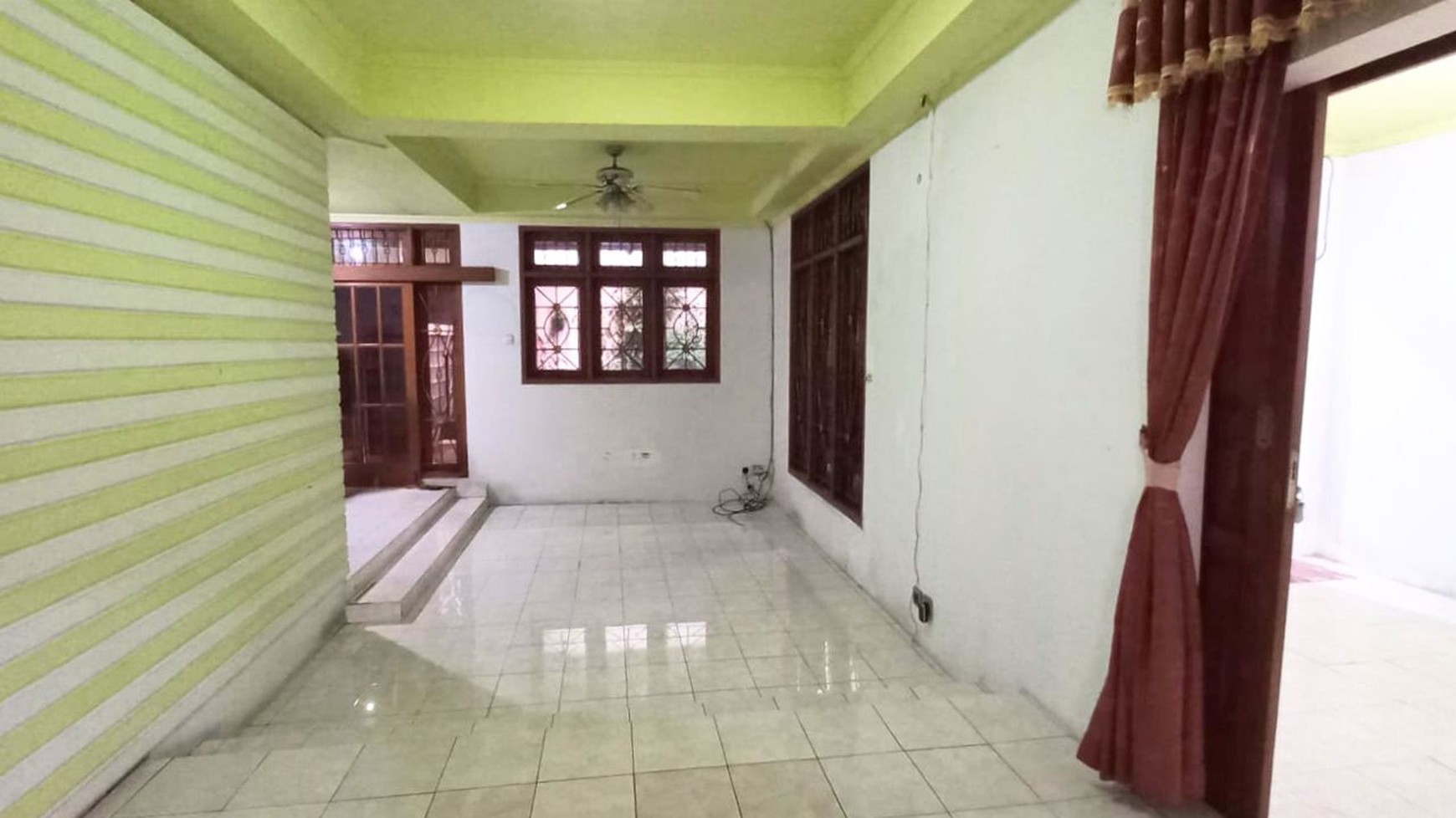 Rumah disewakan Jalan 1 Mobil agak lebar di Tebet Jaksel