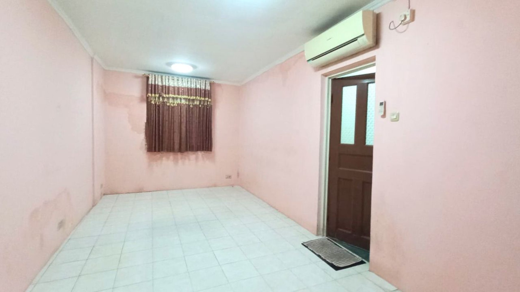 Rumah disewakan Jalan 1 Mobil agak lebar di Tebet Jaksel