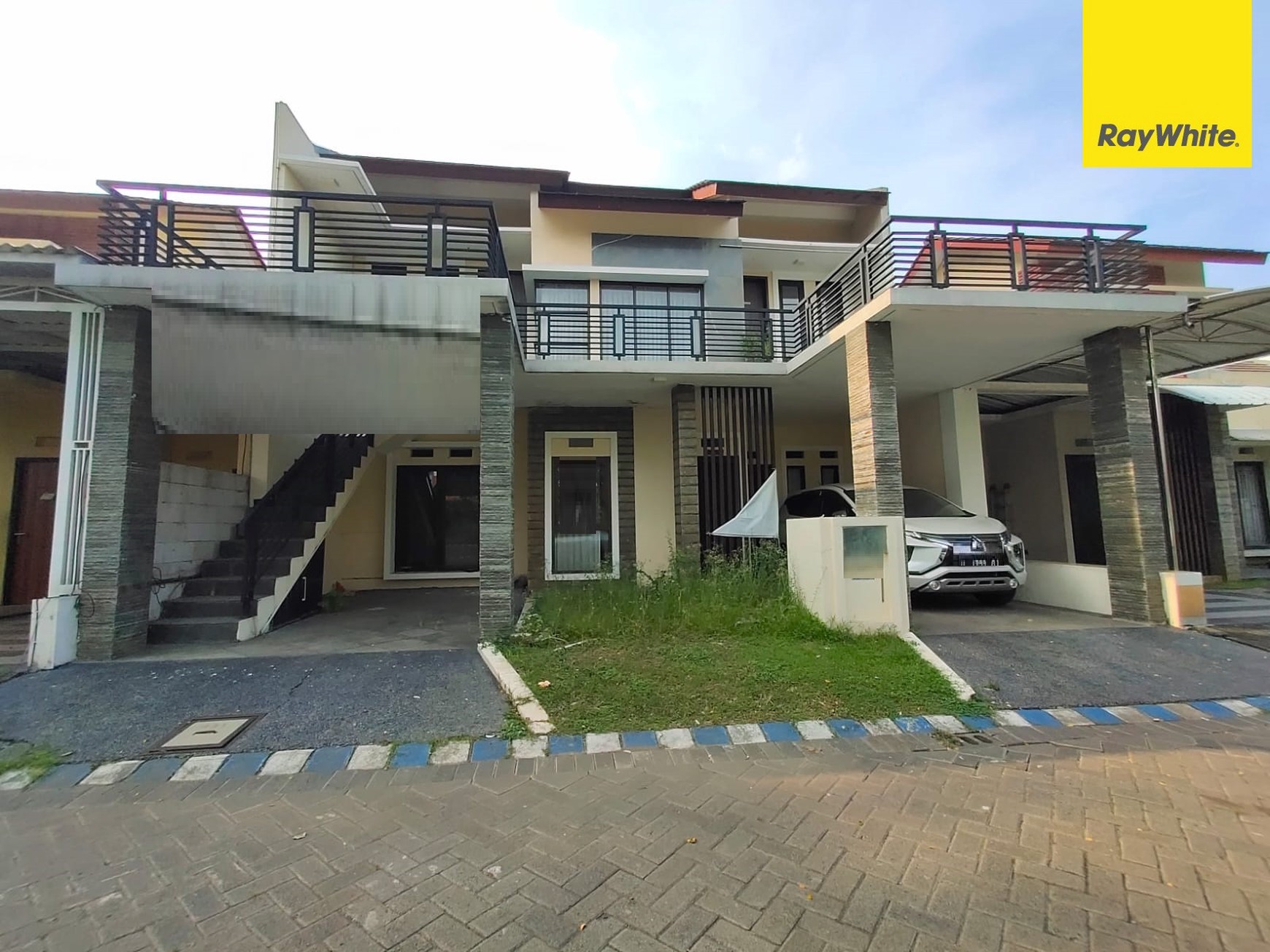 Dijual Rumah 2 lantai di Puri Surya Jaya Sydney Sidoarjo