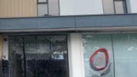 DIJUAL /  DISEWAKAN Ruko 4 Lantai  EASTON MERR Surabaya