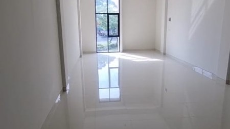 DIJUAL /  DISEWAKAN Ruko 4 Lantai  EASTON MERR Surabaya