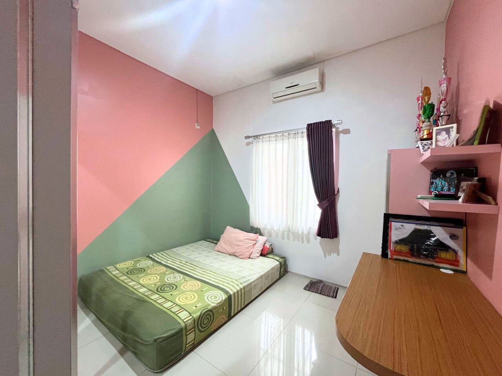 Rumah 2 Lantai di Royal Angkasa Cluster