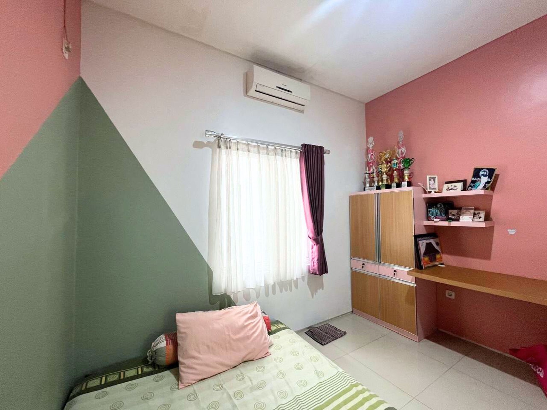 Rumah 2 Lantai di Royal Angkasa Cluster