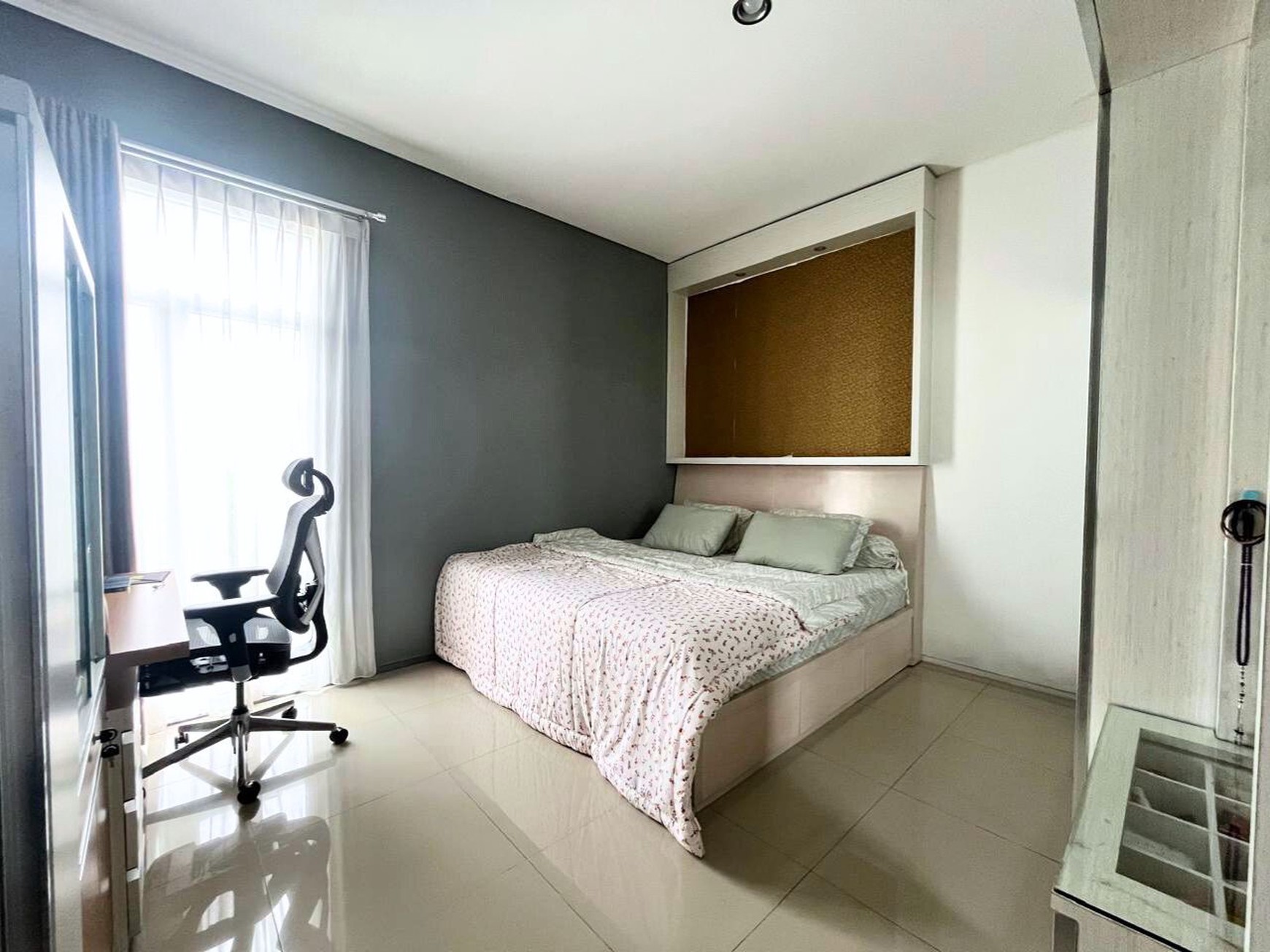 Rumah 2 Lantai di Royal Angkasa Cluster