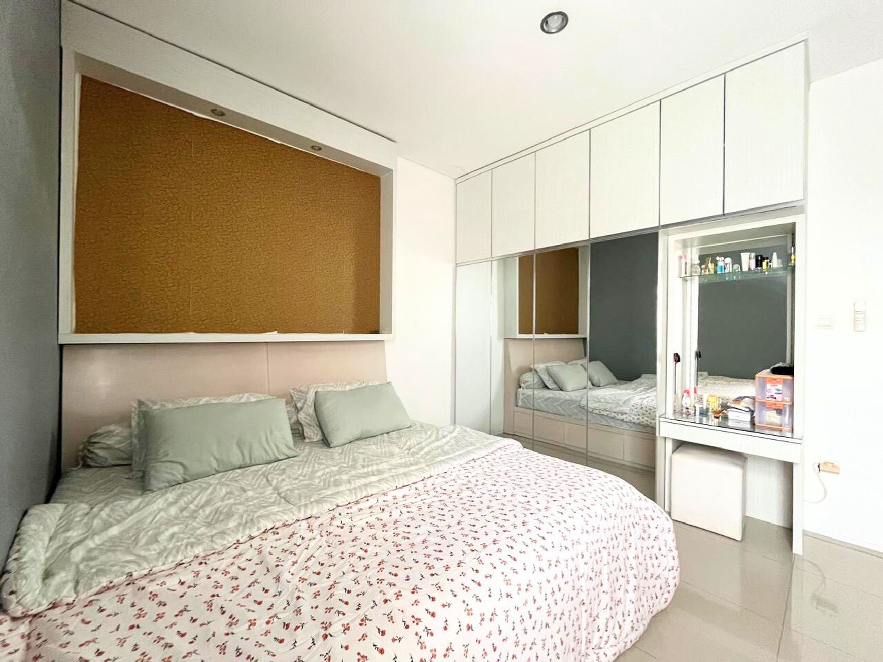 Rumah 2 Lantai di Royal Angkasa Cluster