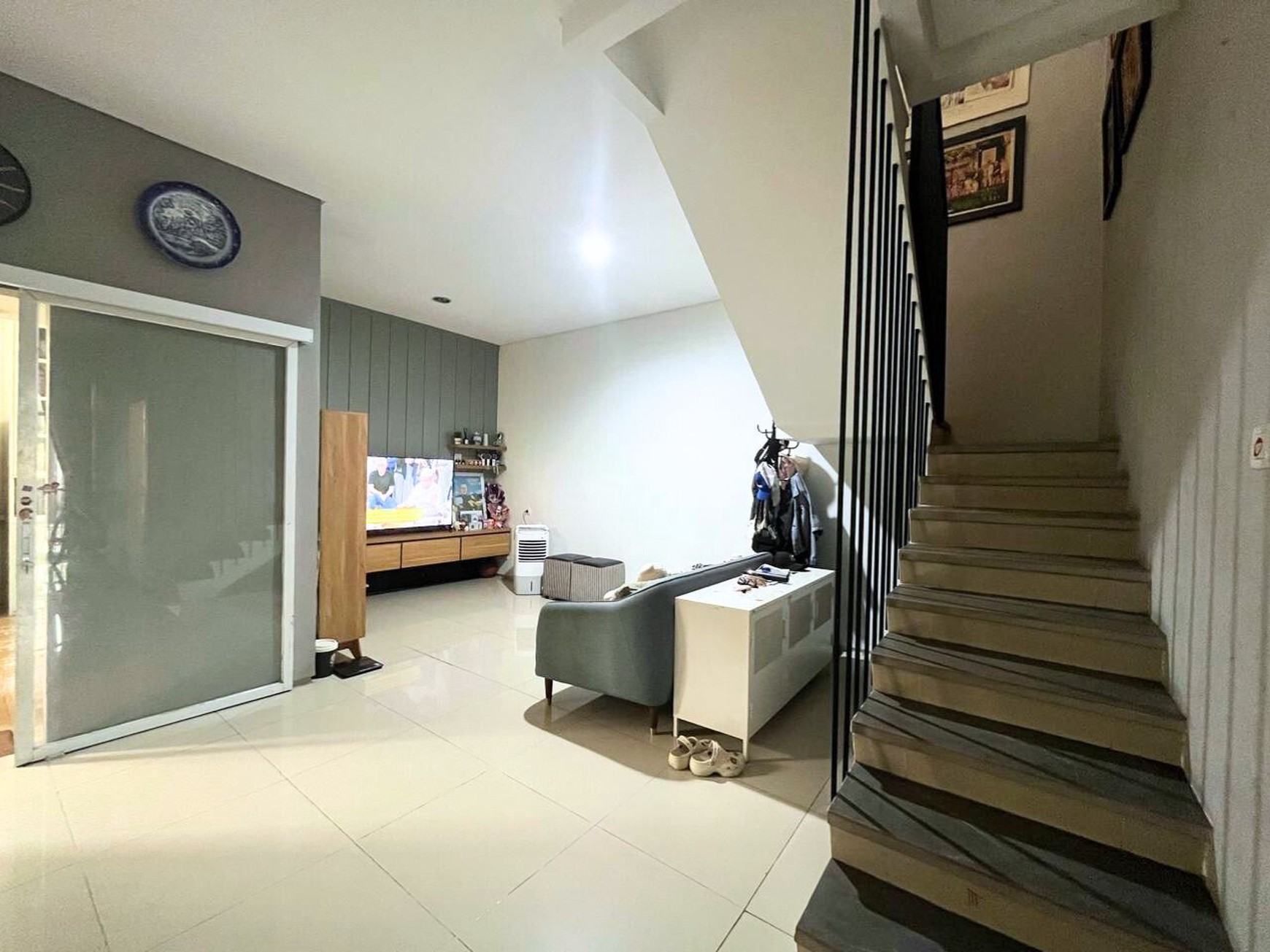Rumah 2 Lantai di Royal Angkasa Cluster
