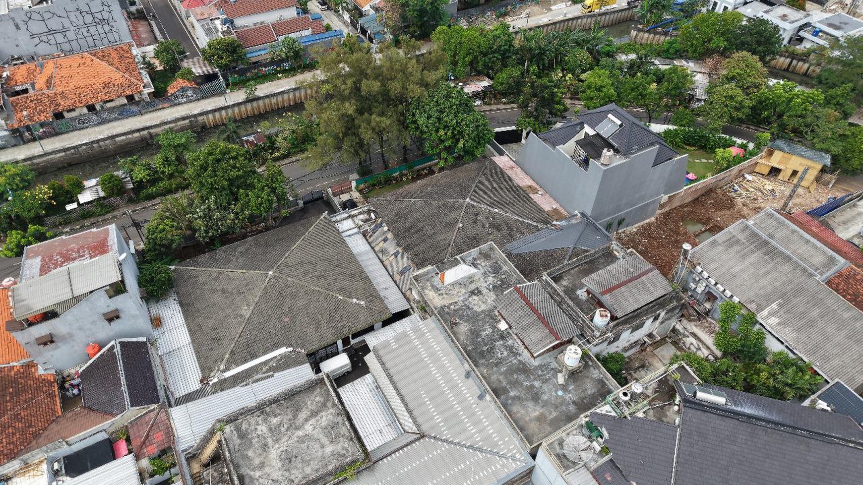 JUAL CEPAT! Rumah Tua di Cempaka Putih Barat - LOKASI EMAS JAKARTA PUSAT