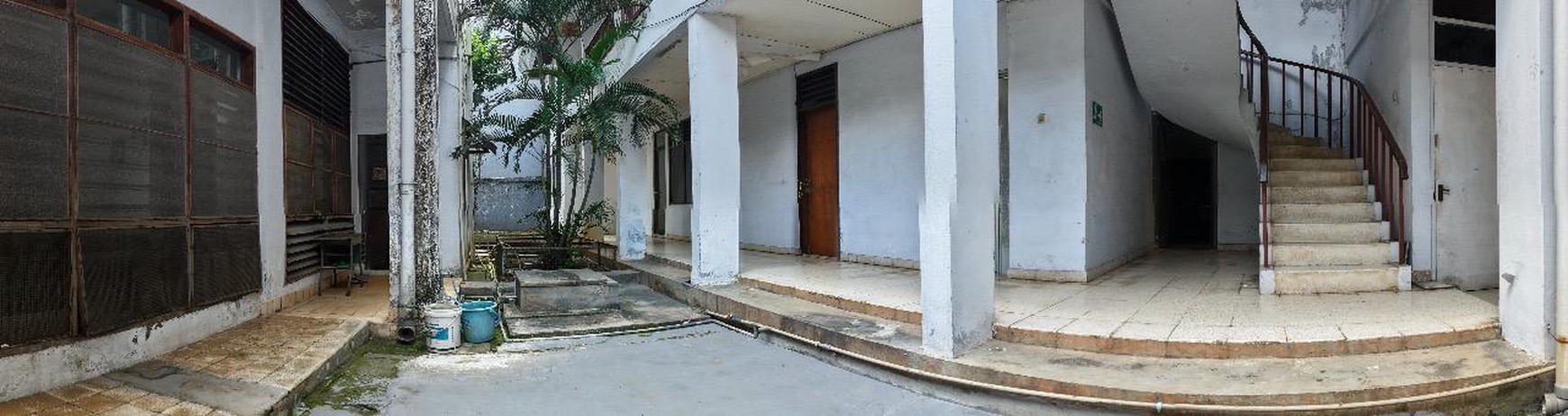 JUAL CEPAT! Rumah Tua di Cempaka Putih Barat - LOKASI EMAS JAKARTA PUSAT