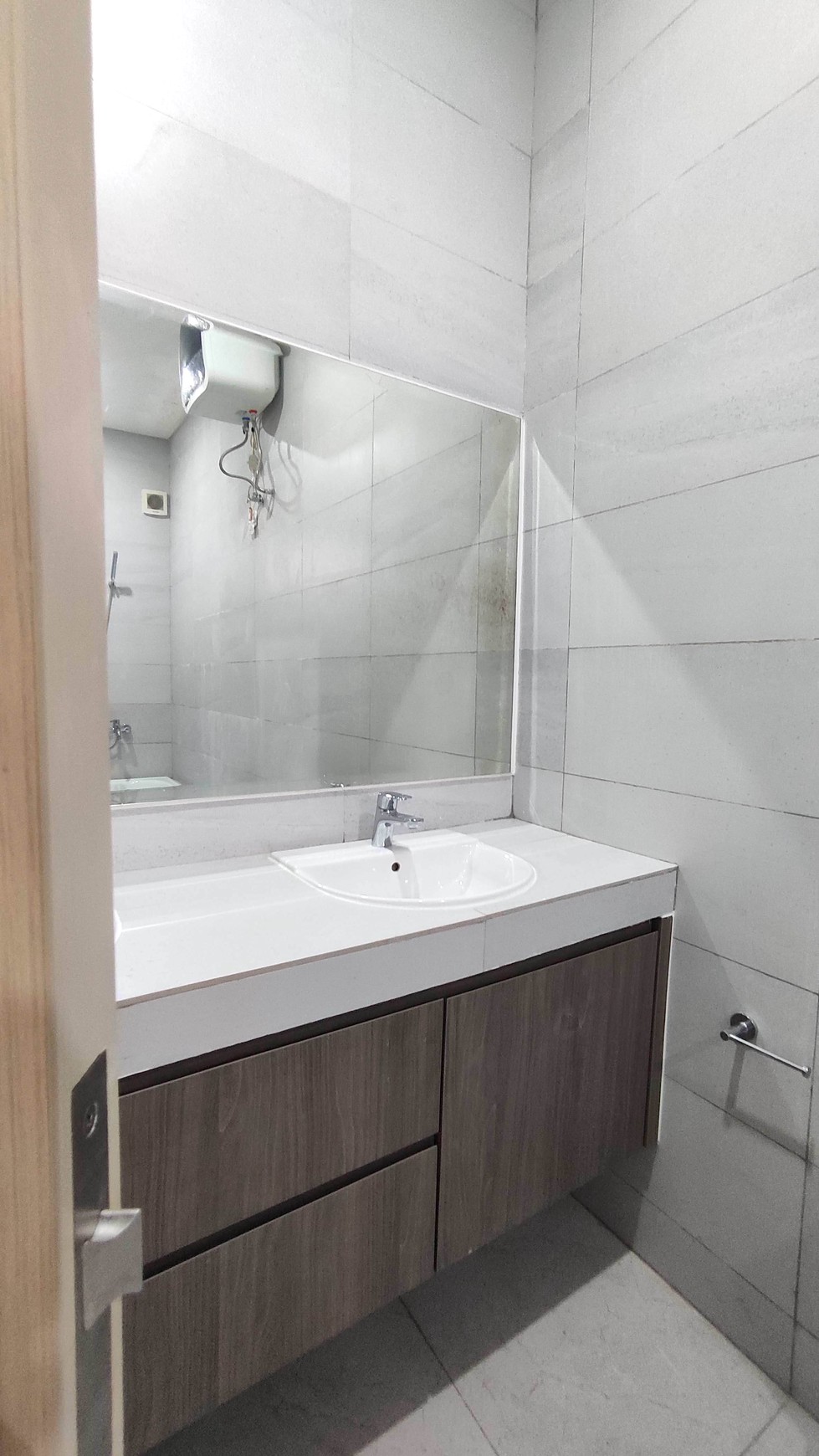 Savasa Type Suite Deltamas Cikarang - Rumah Elegan Siap Tempati, Fully Furnished