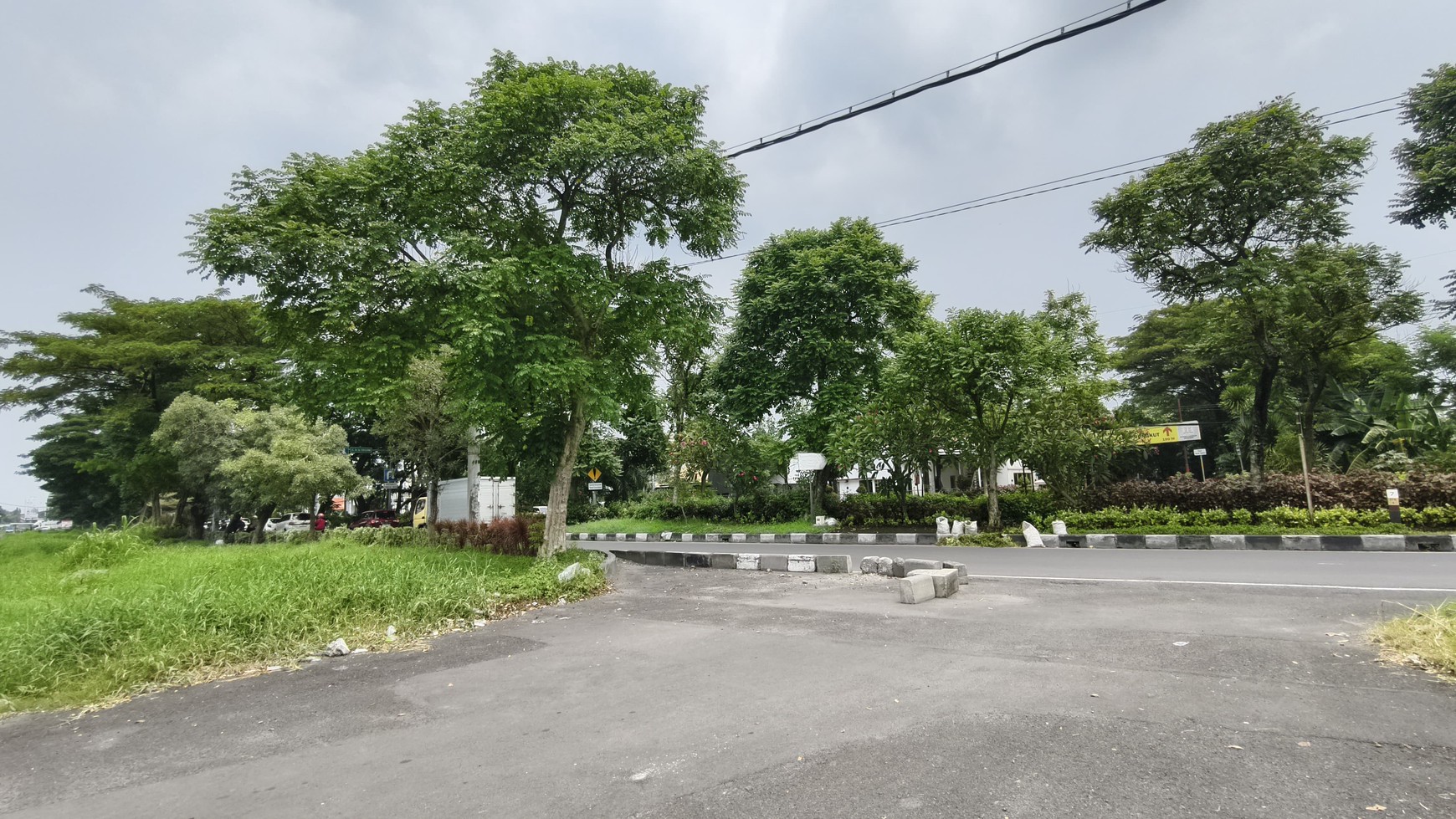 Peluang Investasi Tanah Komersial MERR Surabaya Timur - Harga Menarik