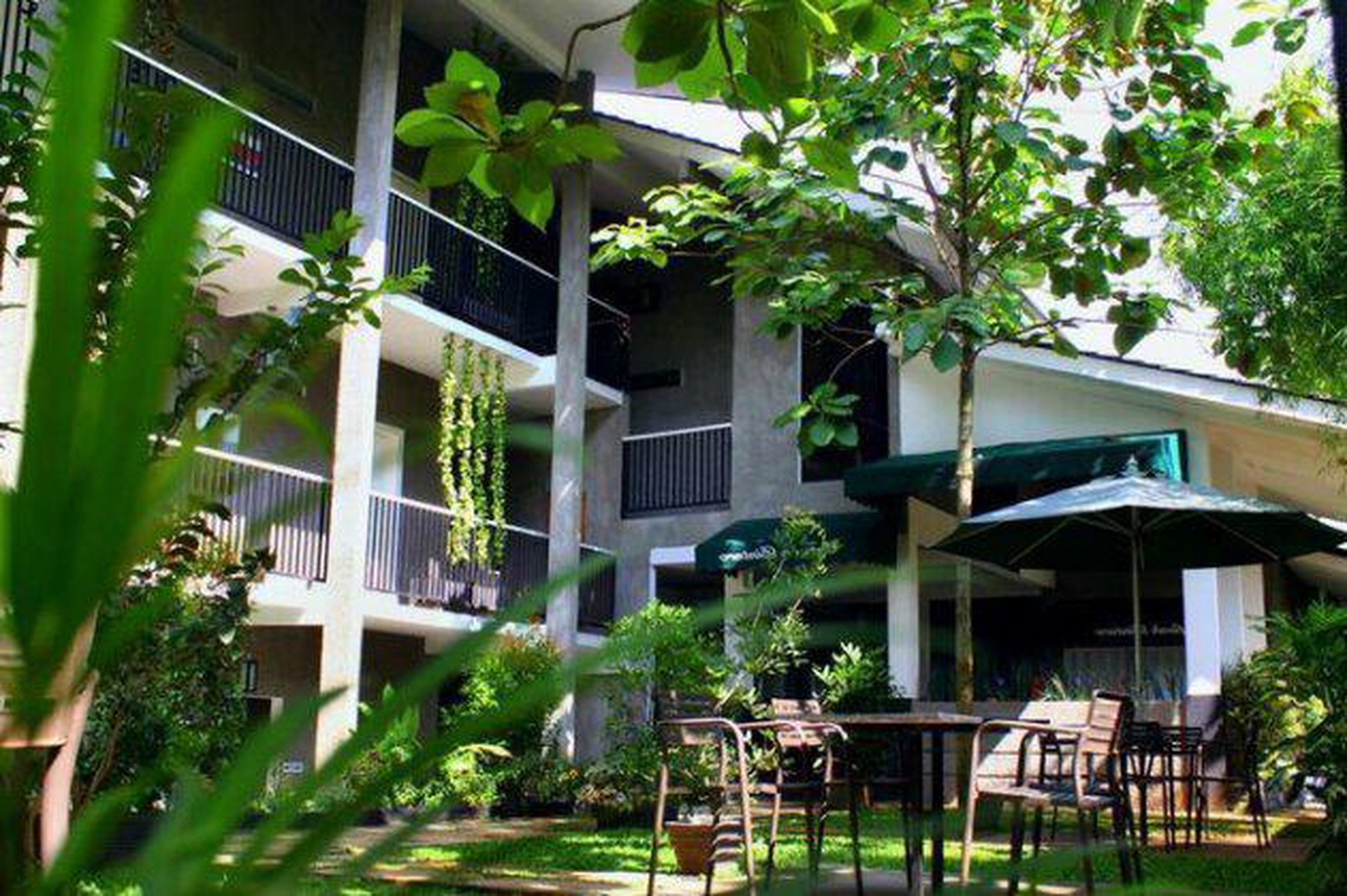 Dijual Ruang Usaha Ex Hotel, Ruang Training + Cafe, di Pondok Aren, Tangerang Selatan
